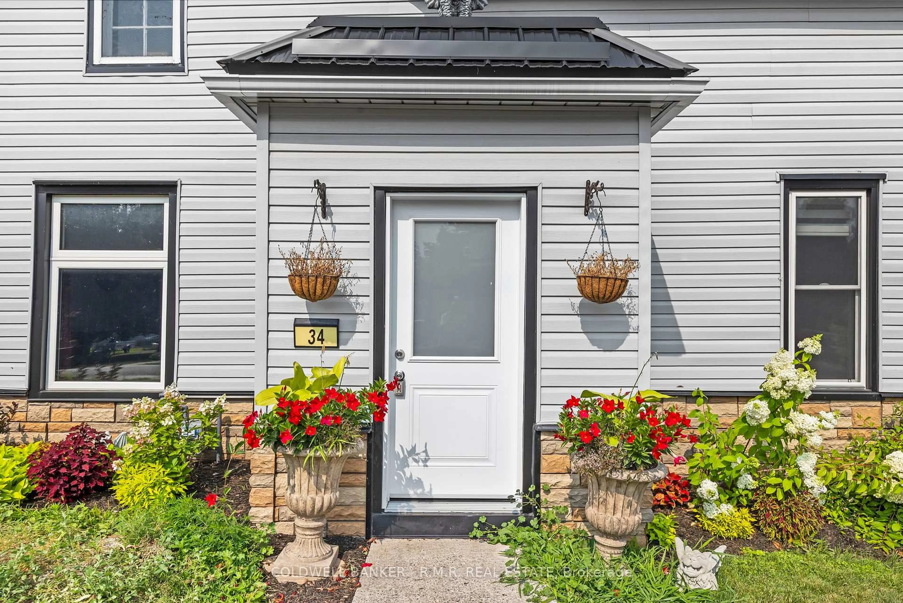 Indoor entryway for 34 Ranney St, Trent Hills Ontario K0L 1L0