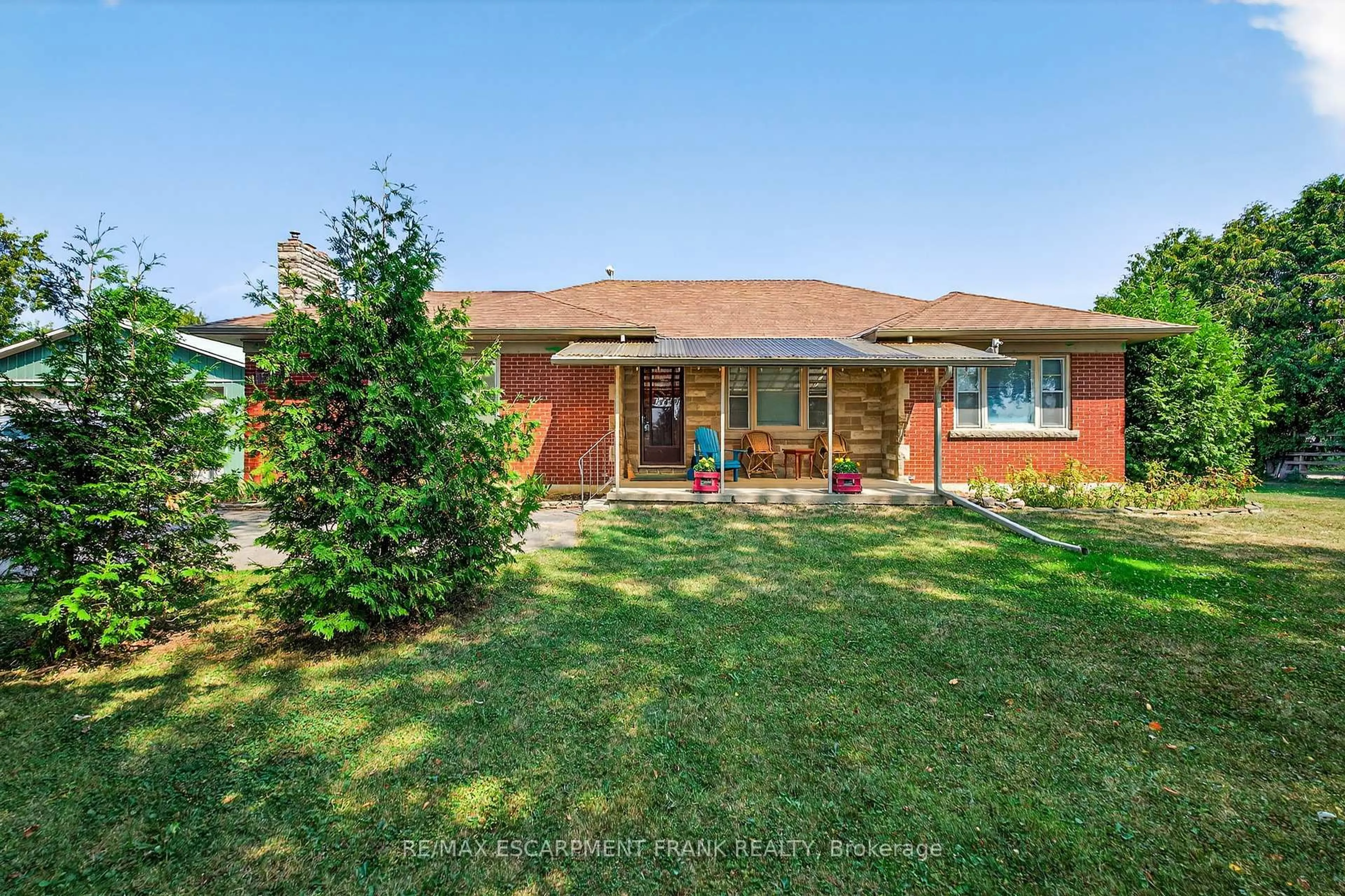 Home with brick exterior material, street for 1300 Colborne St, Brantford Ontario N3T 5M1