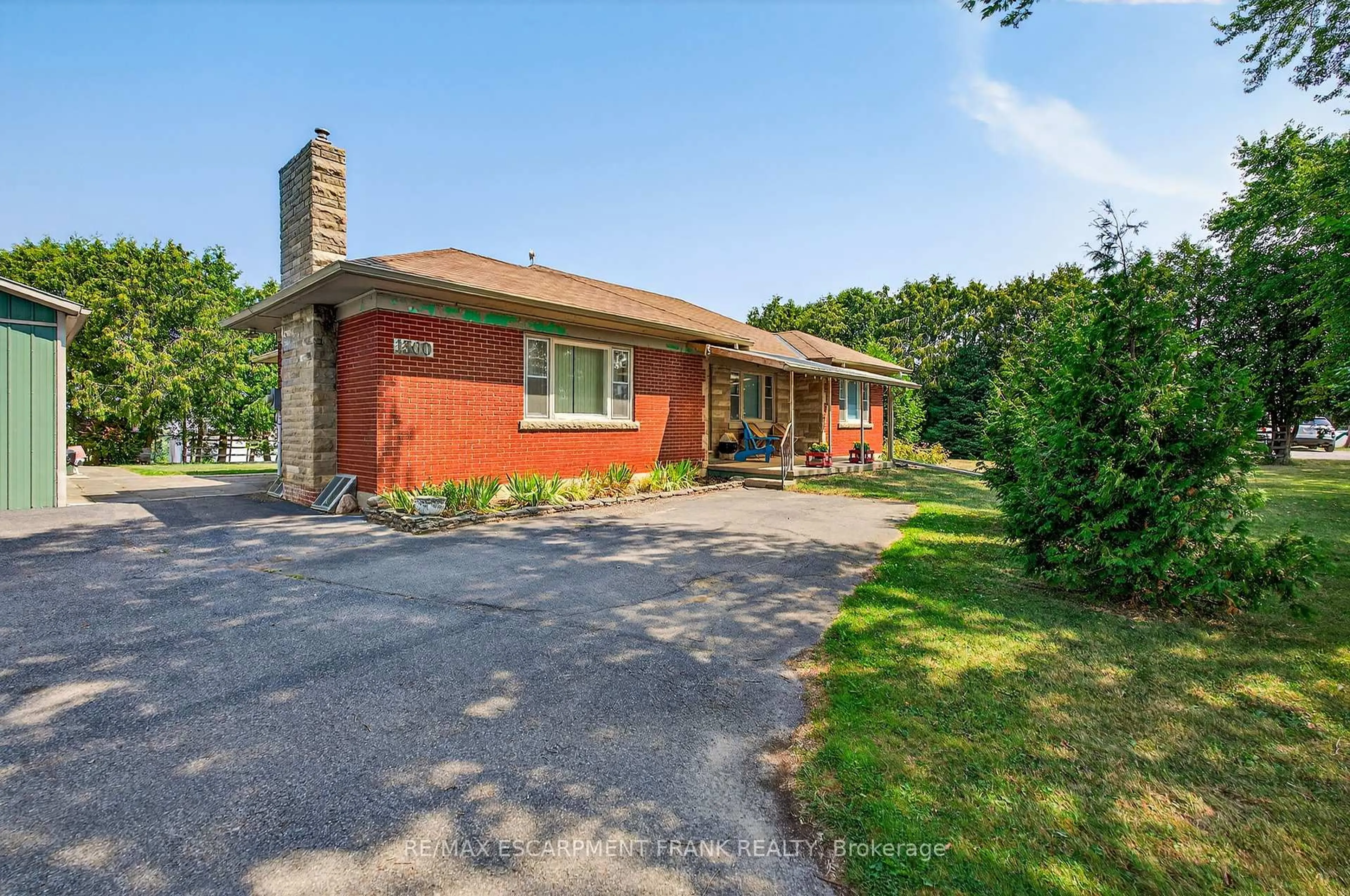Unknown for 1300 Colborne St, Brantford Ontario N3T 5M1