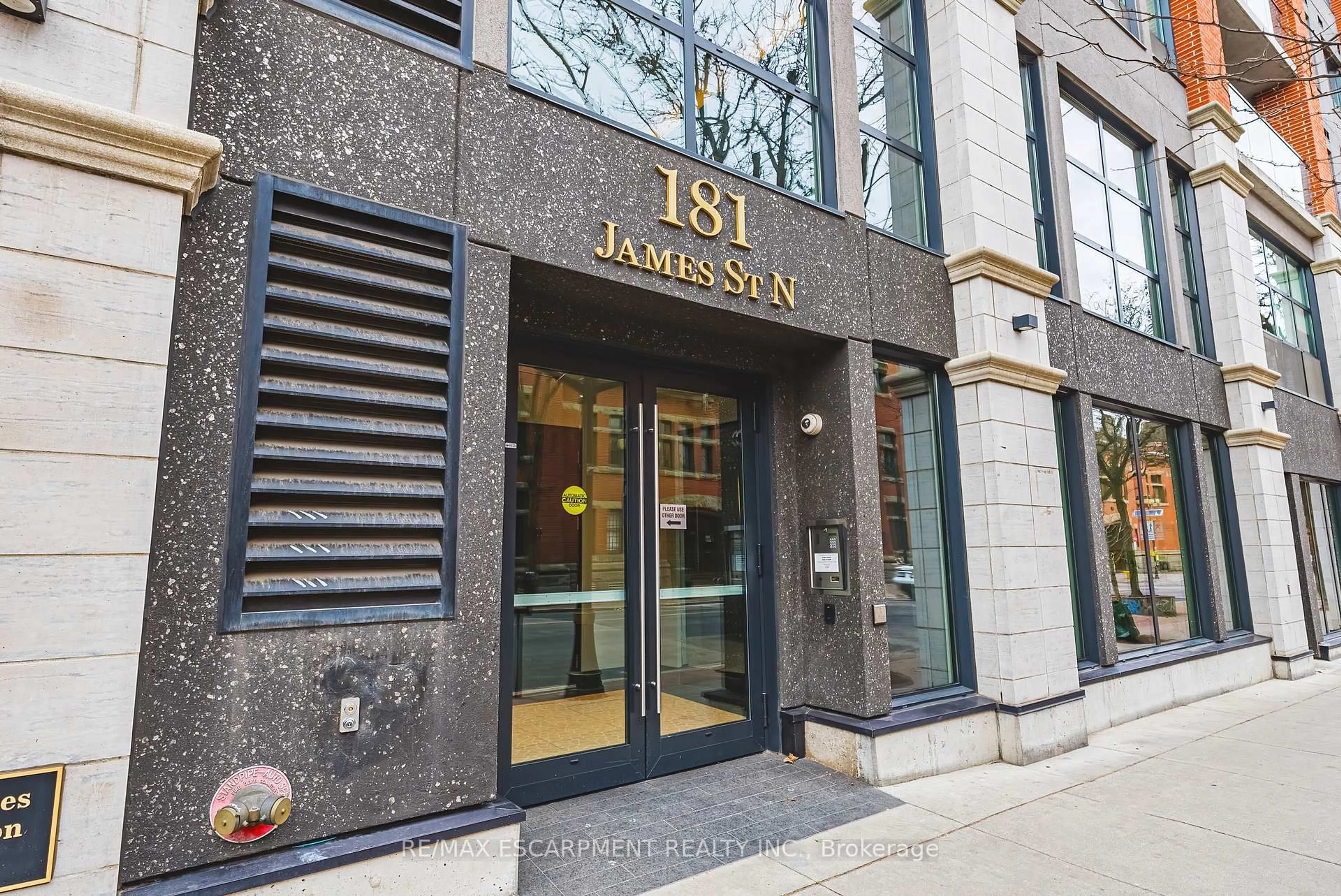 Indoor foyer for 181 James St #402, Hamilton Ontario L8R 2K9