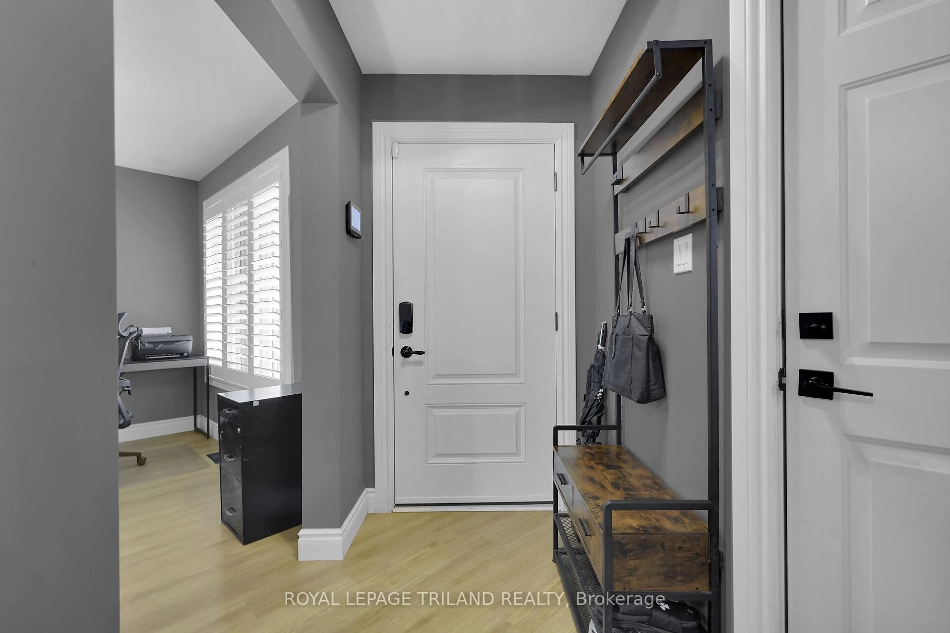 Indoor entryway for 1800 Creekside St, London North Ontario N5X 4L8