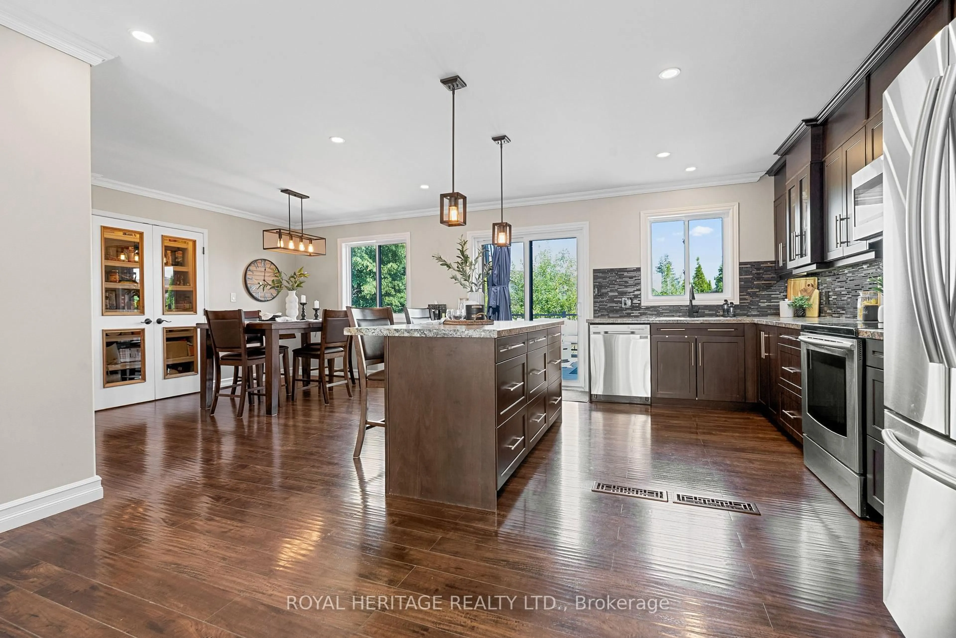 Open concept kitchen, ceramic/tile floor for 38 Mcgibbon Blvd, Kawartha Lakes Ontario K9V 6G4