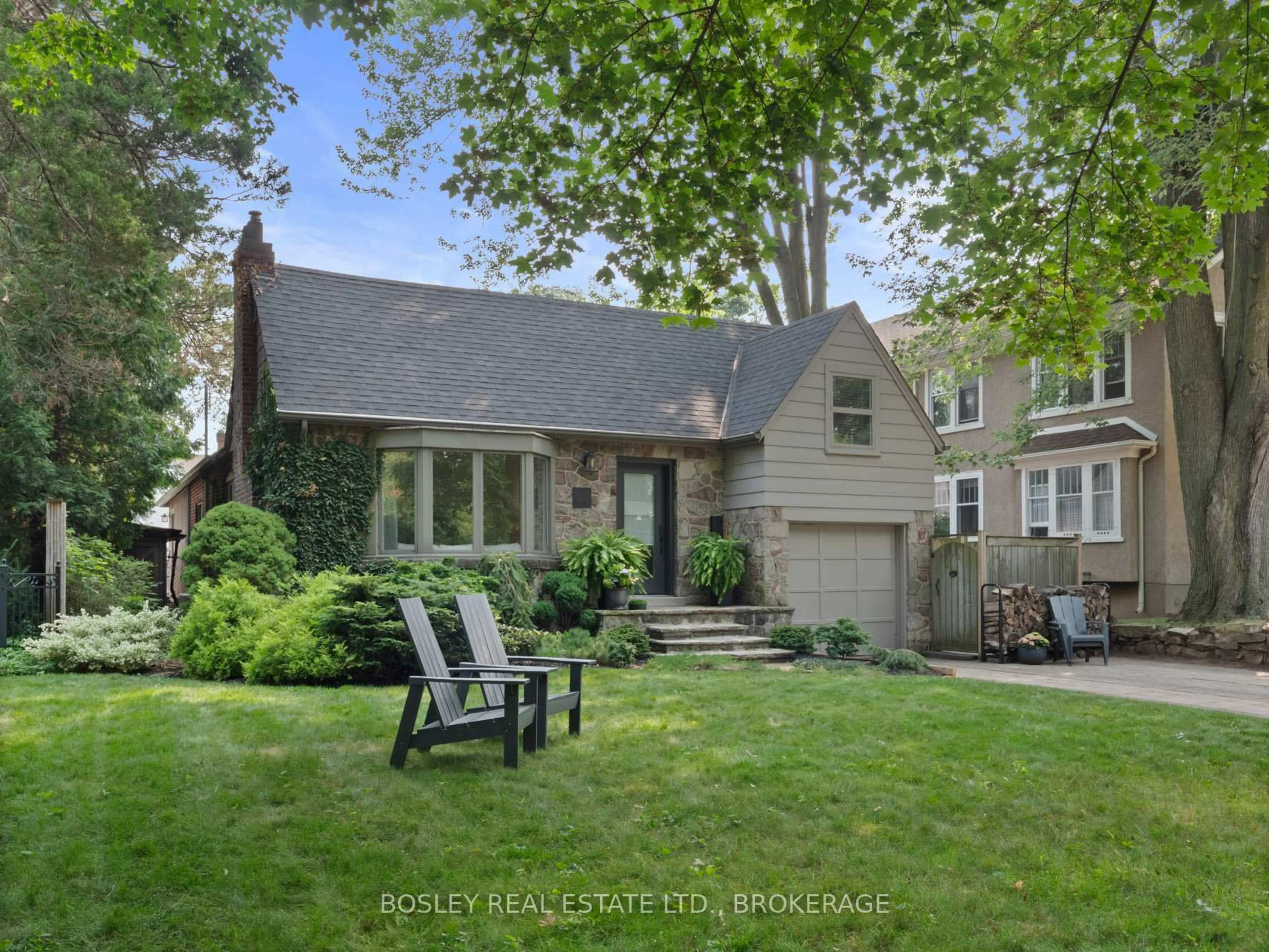 Home with brick exterior material, street for 36 Woodruff Ave, St. Catharines Ontario L2R 2J1
