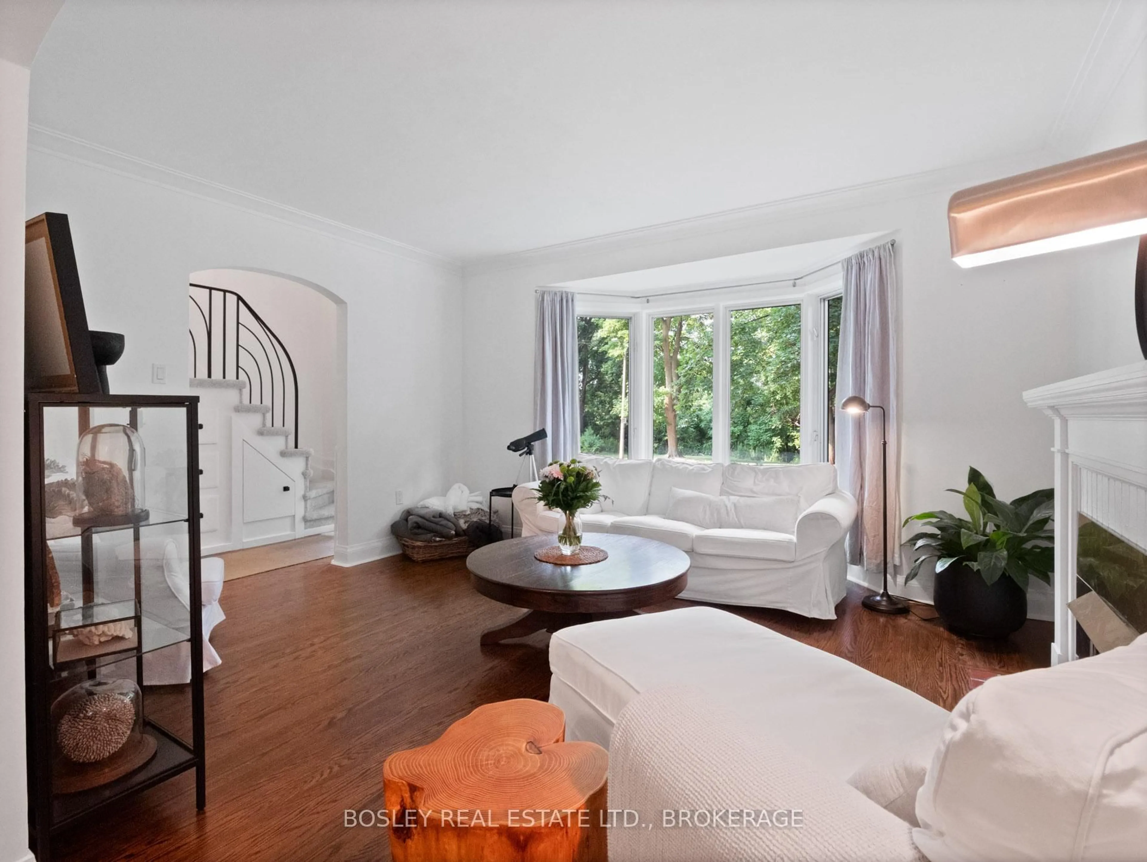 Living room with furniture, unknown for 36 Woodruff Ave, St. Catharines Ontario L2R 2J1