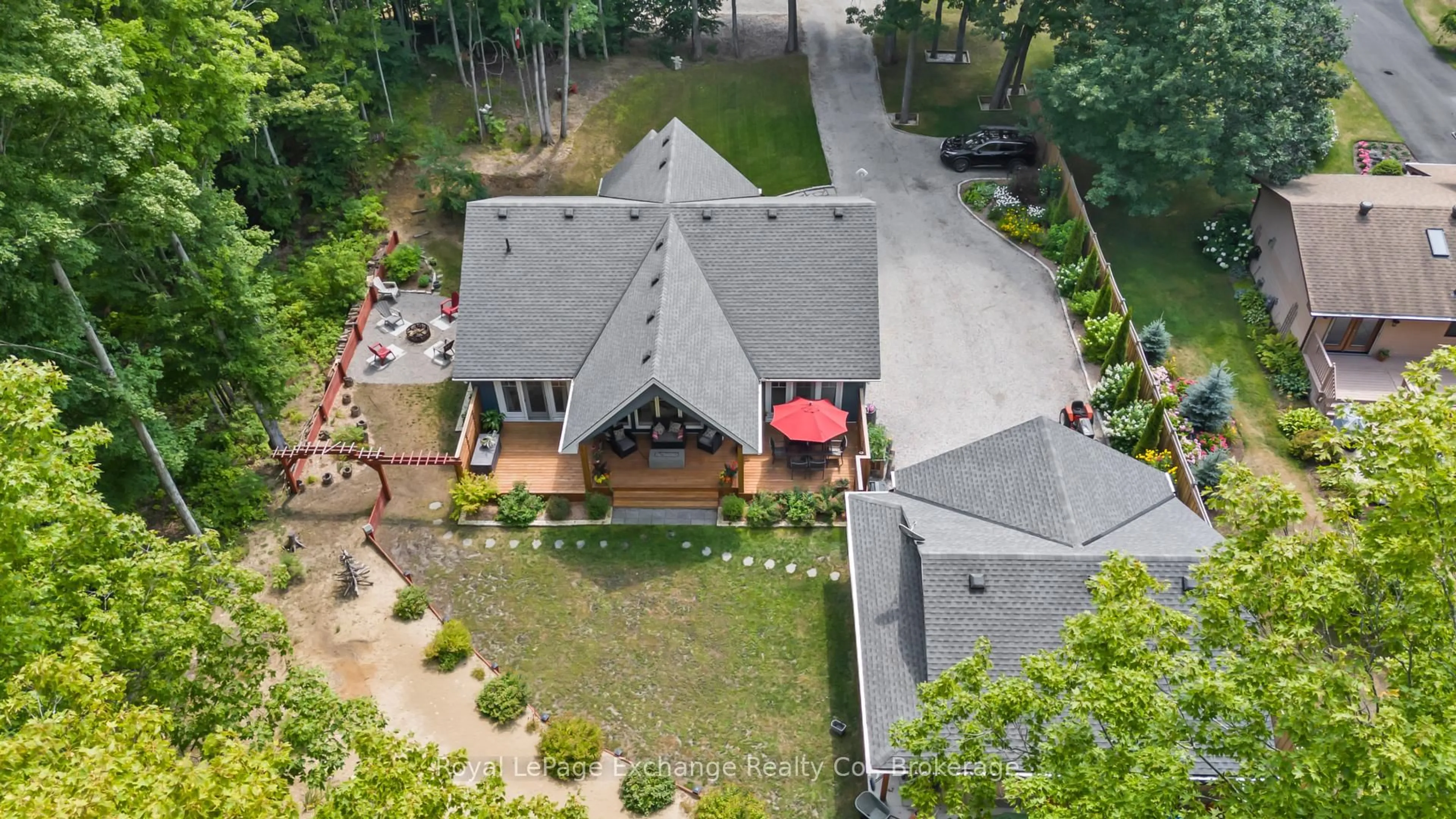 A pic from outside/outdoor area/front of a property/back of a property/a pic from drone, unknown for 73 Bunnyview Dr, South Bruce Peninsula Ontario N0H 2G0