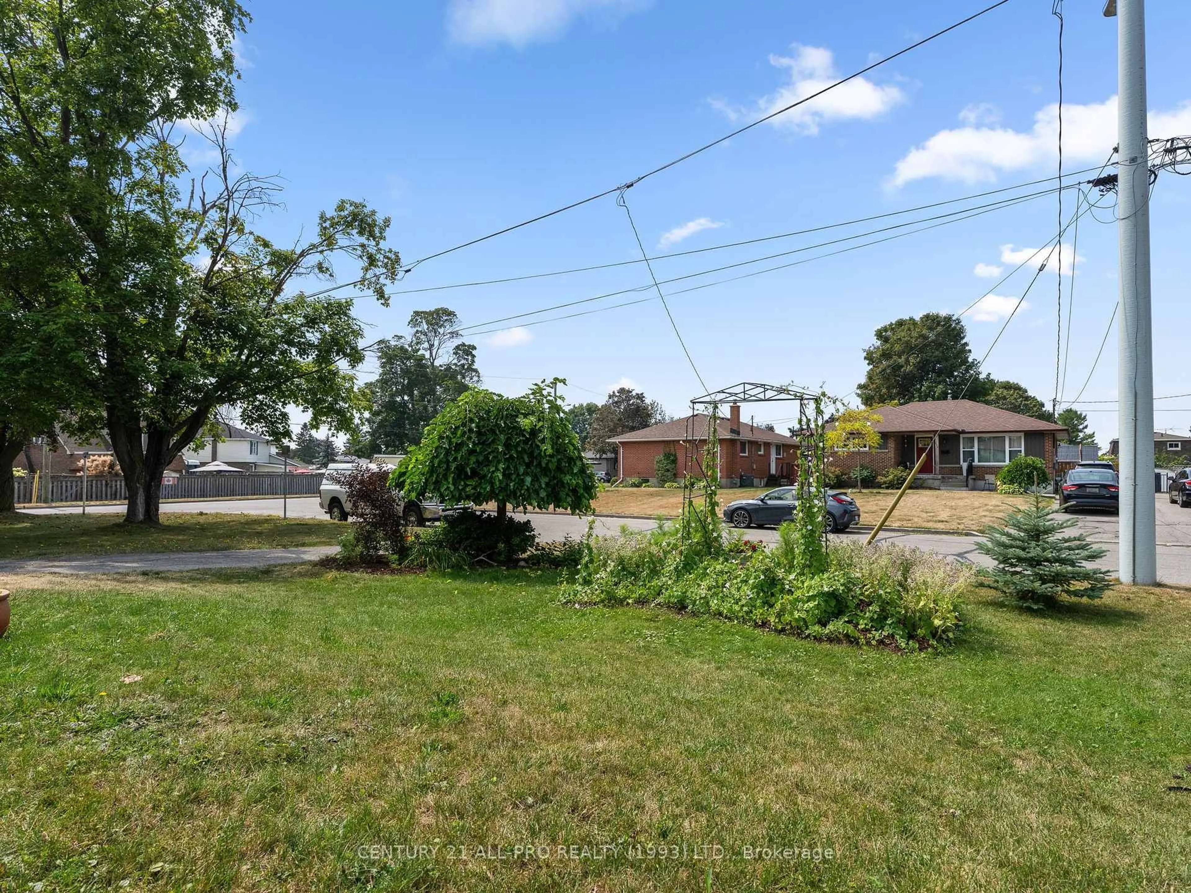 A pic from outside/outdoor area/front of a property/back of a property/a pic from drone, street for 610 Norma St, Cobourg Ontario K9A 2T8