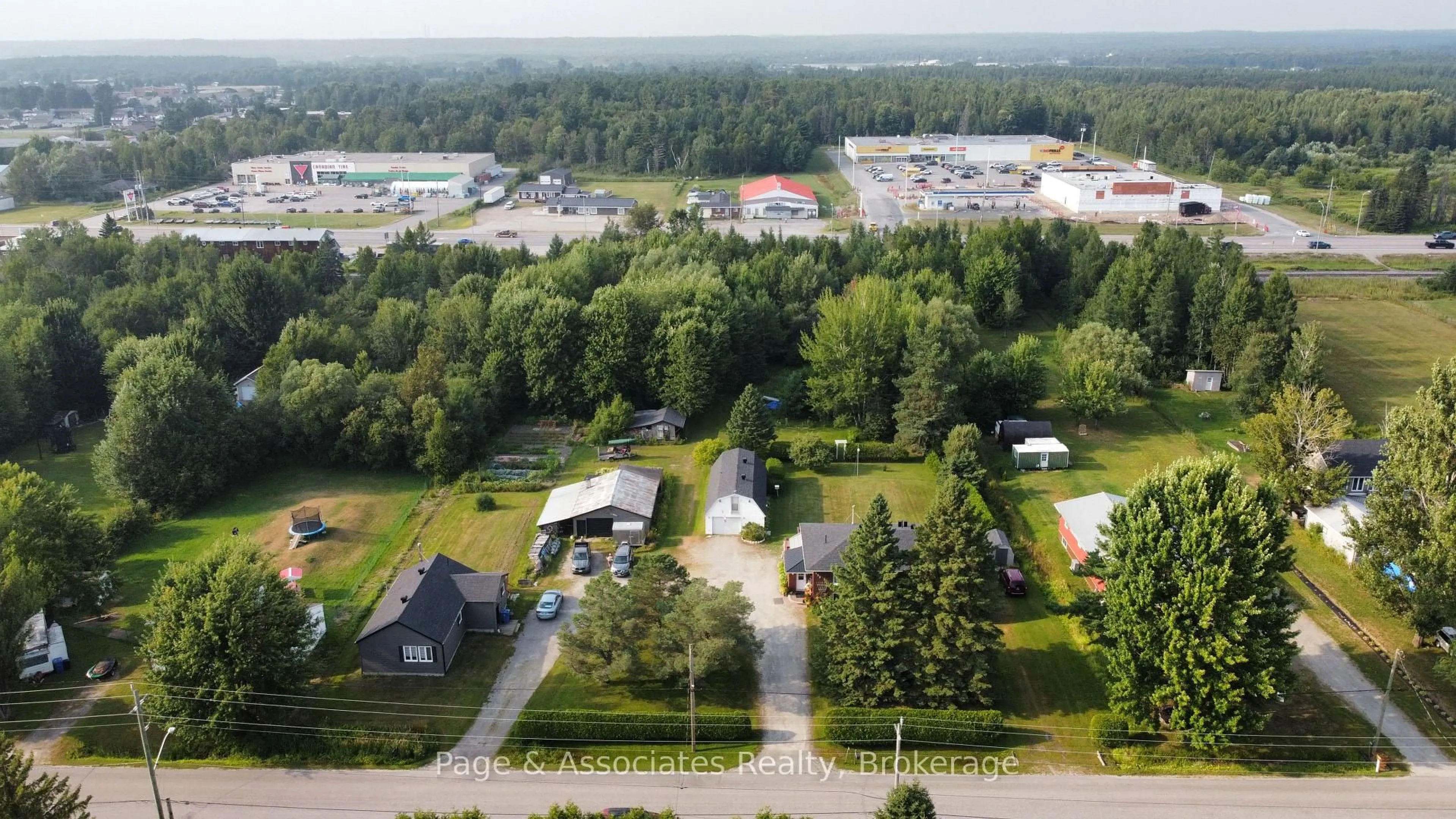 A pic from outside/outdoor area/front of a property/back of a property/a pic from drone, unknown for 333 Salter St, West Nipissing Ontario P2B 2T5