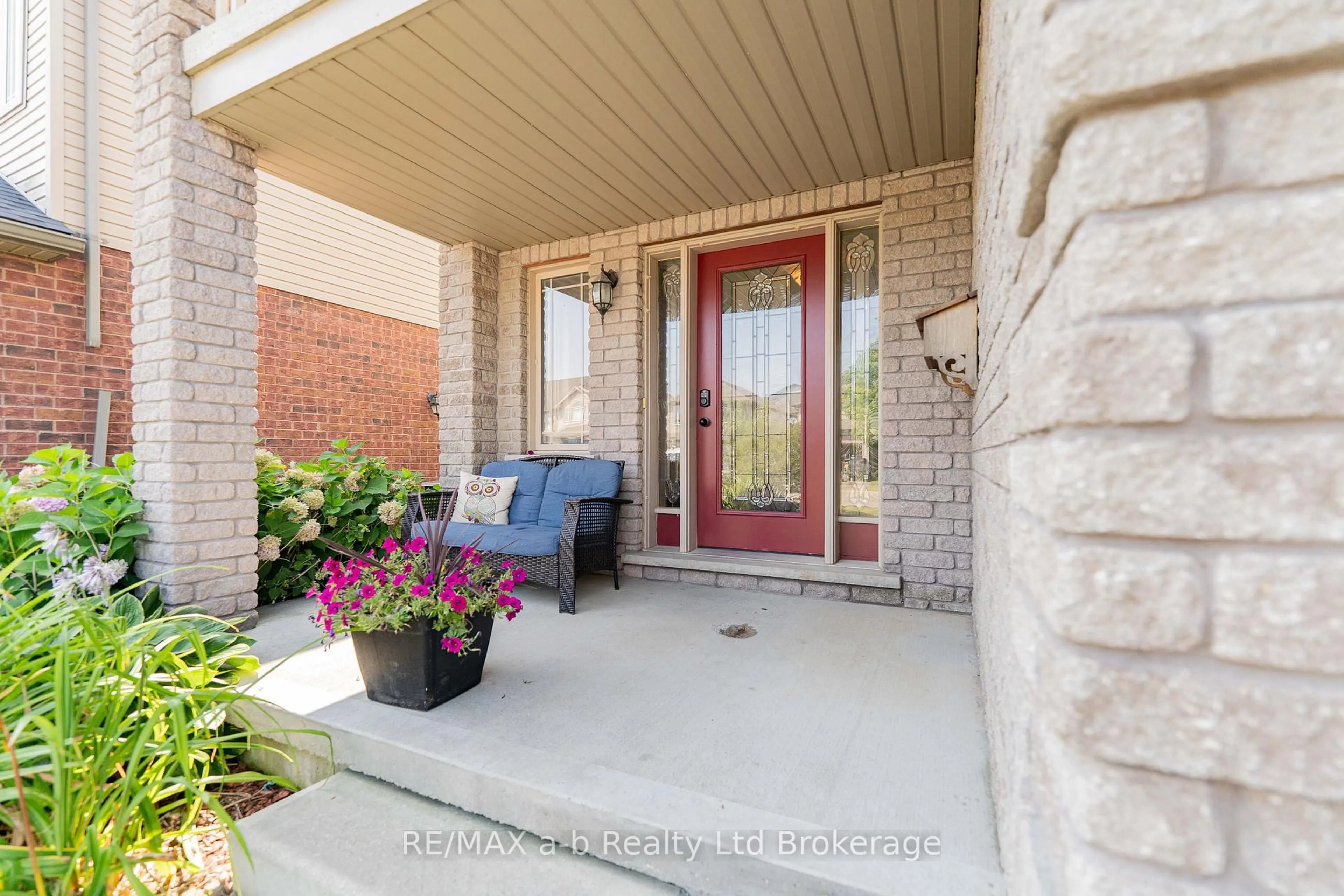 Indoor entryway for 9 Langrell Ave, Tillsonburg Ontario N4G 5X7