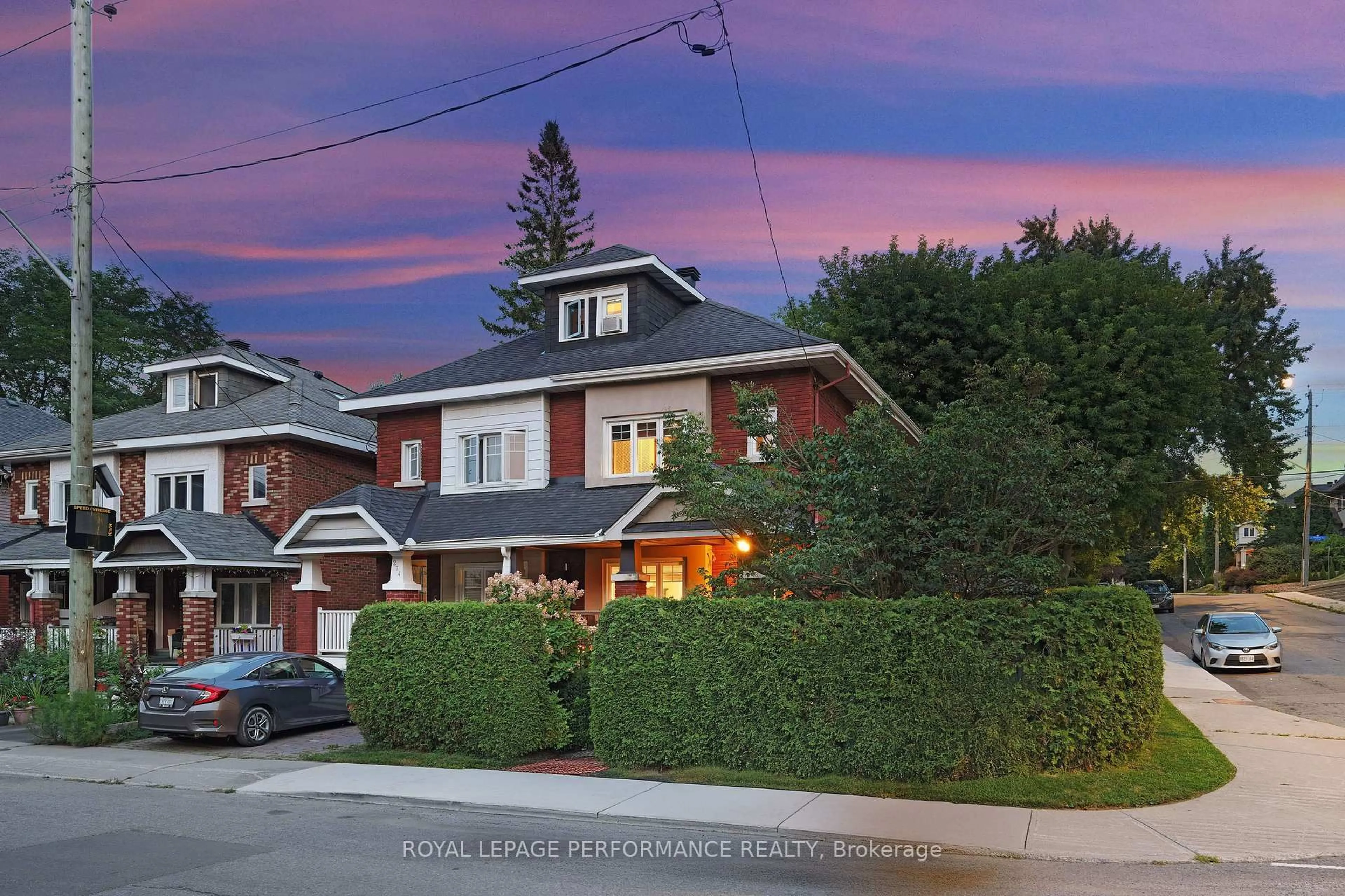 A pic from outside/outdoor area/front of a property/back of a property/a pic from drone, street for 276 Holmwood Ave, Ottawa Ontario K1S 2P9