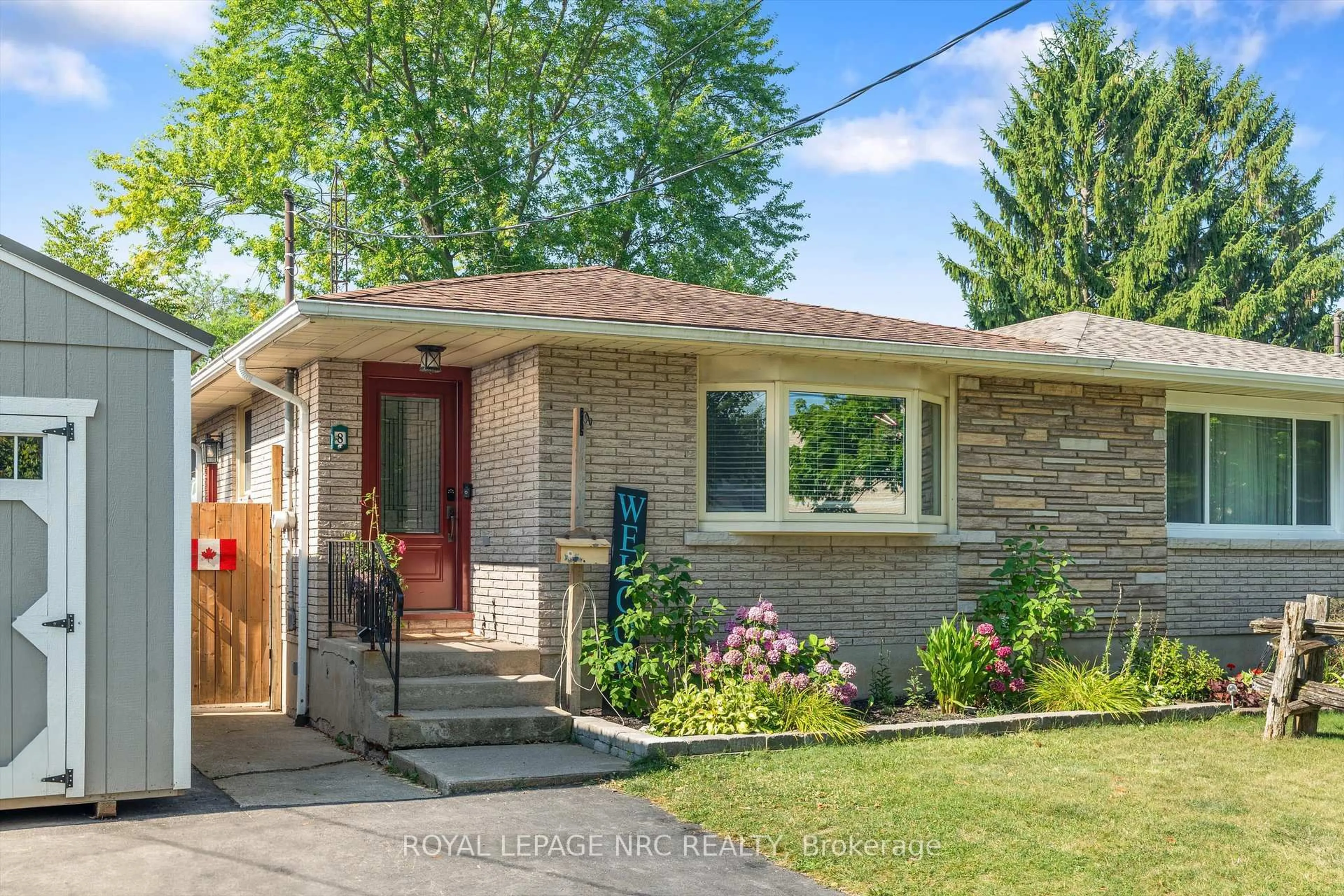 Home with brick exterior material, street for 8 lakehurst Dr, St. Catharines Ontario L2N 4C2
