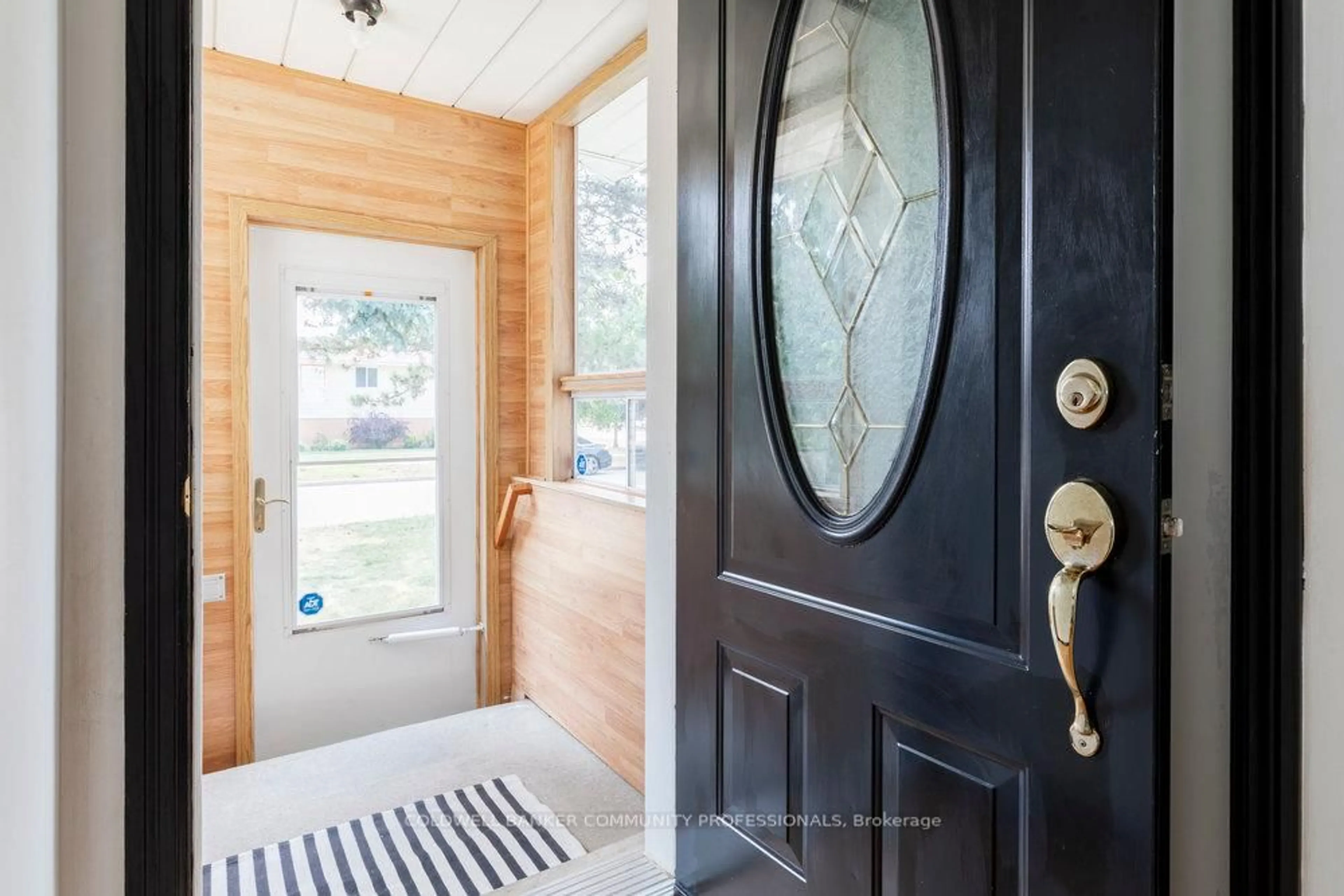Indoor entryway for 5030 Hartwood Ave, Lincoln Ontario L0R 1B5