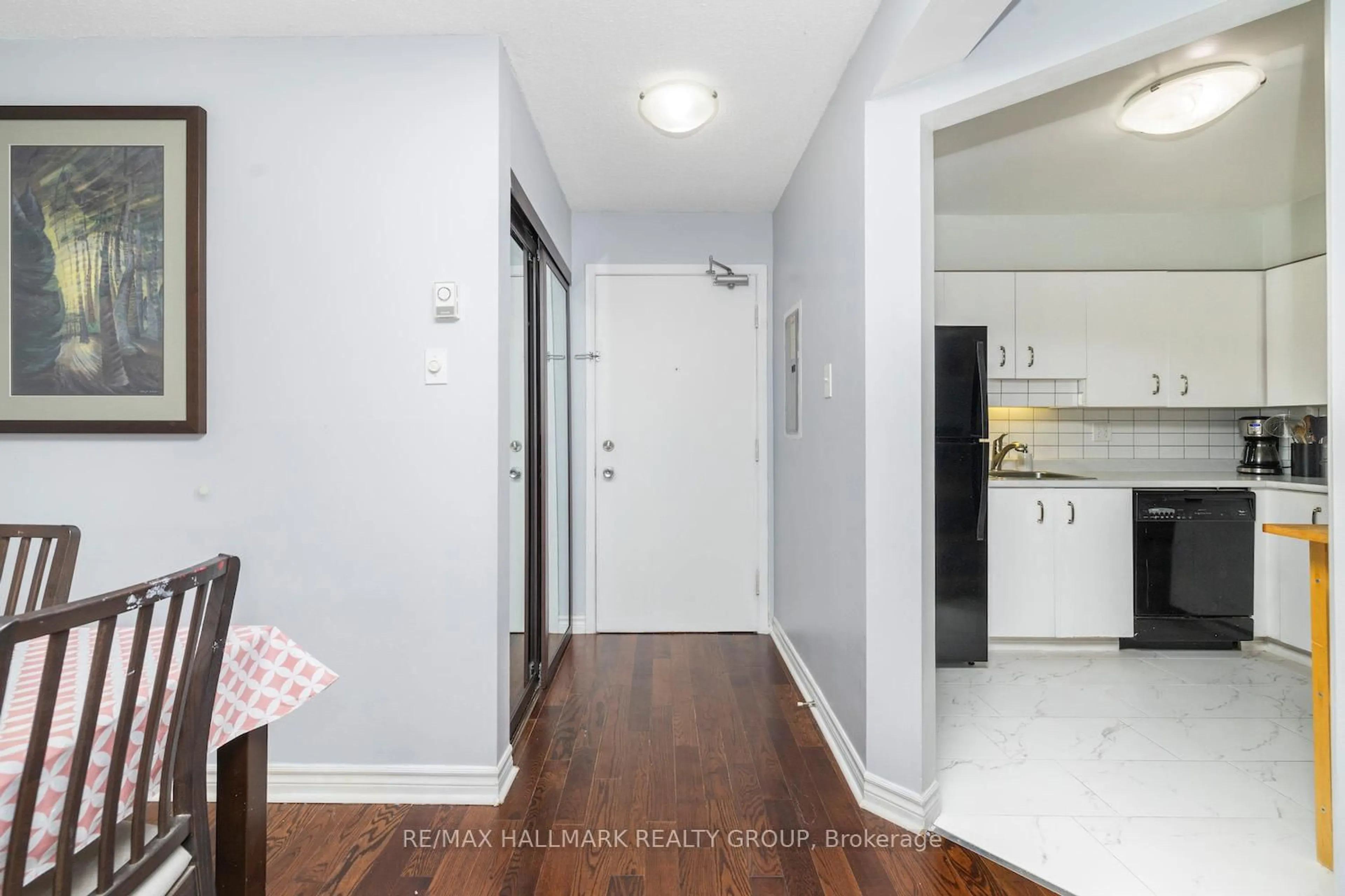 Indoor entryway for 345 Centrum Blvd #203, Ottawa Ontario K1E 3W9