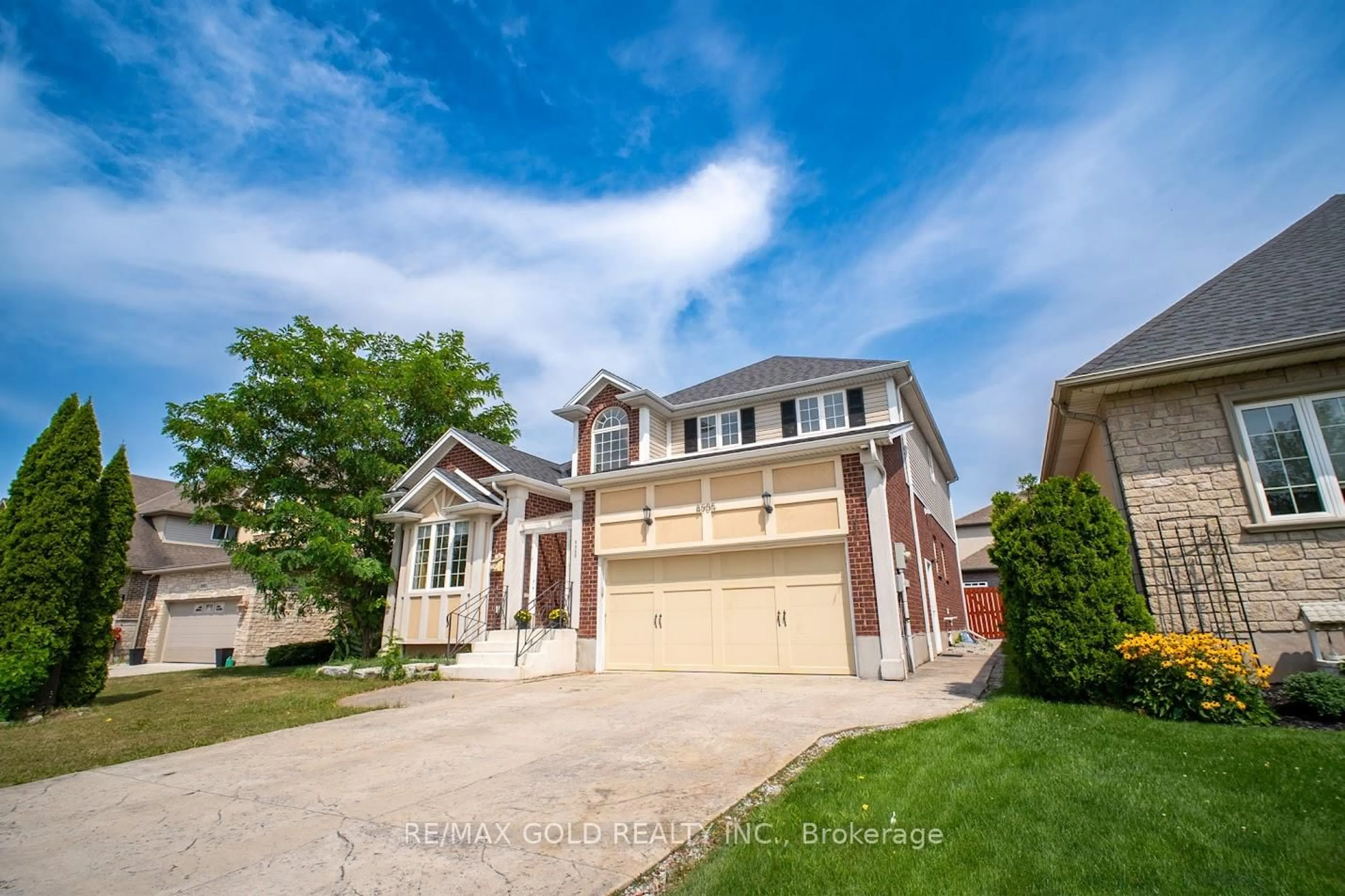Home with brick exterior material, street for 8905 McGarry Dr, Niagara Falls Ontario L2H 3P1