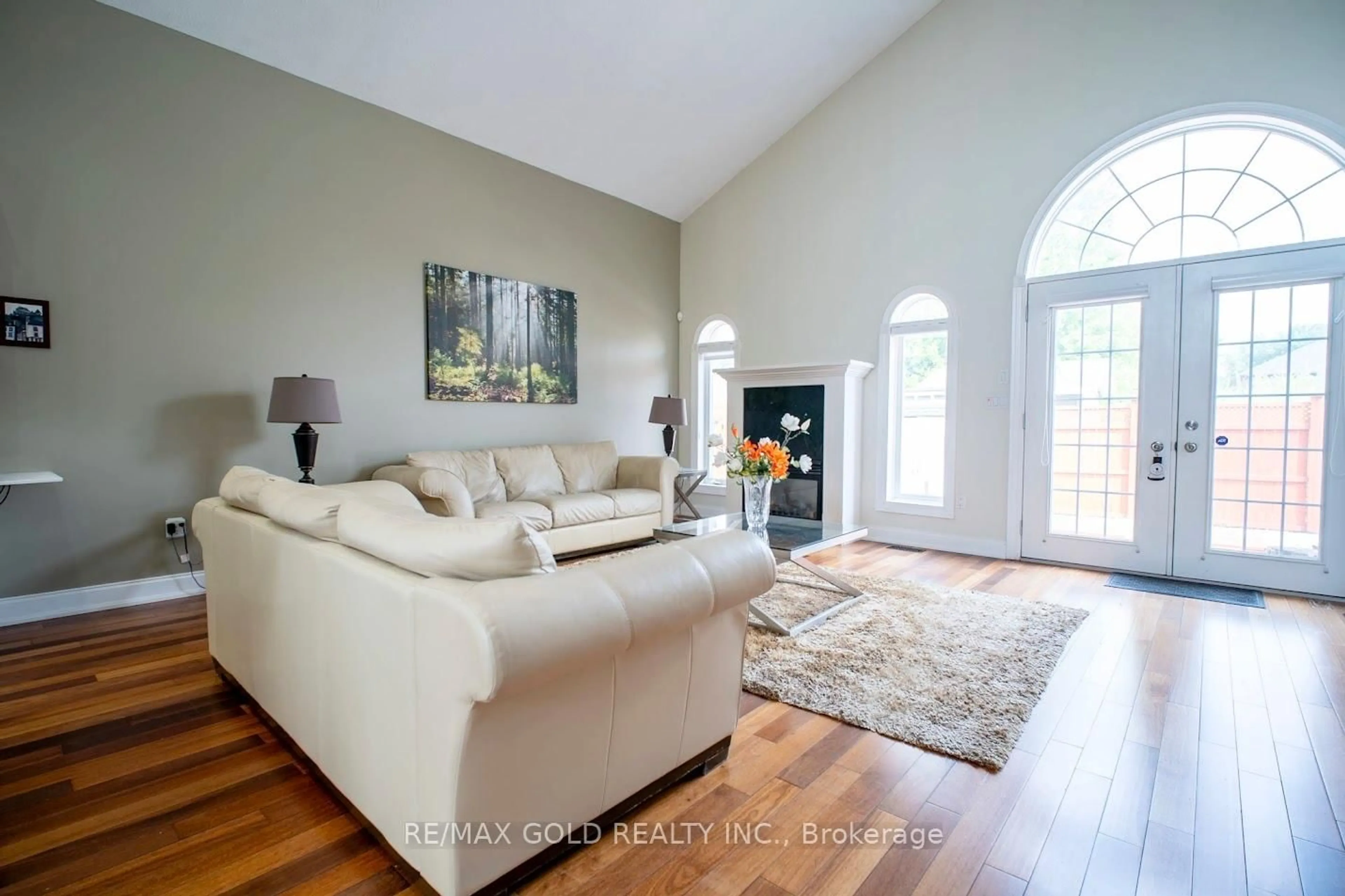 Living room with furniture, unknown for 8905 McGarry Dr, Niagara Falls Ontario L2H 3P1