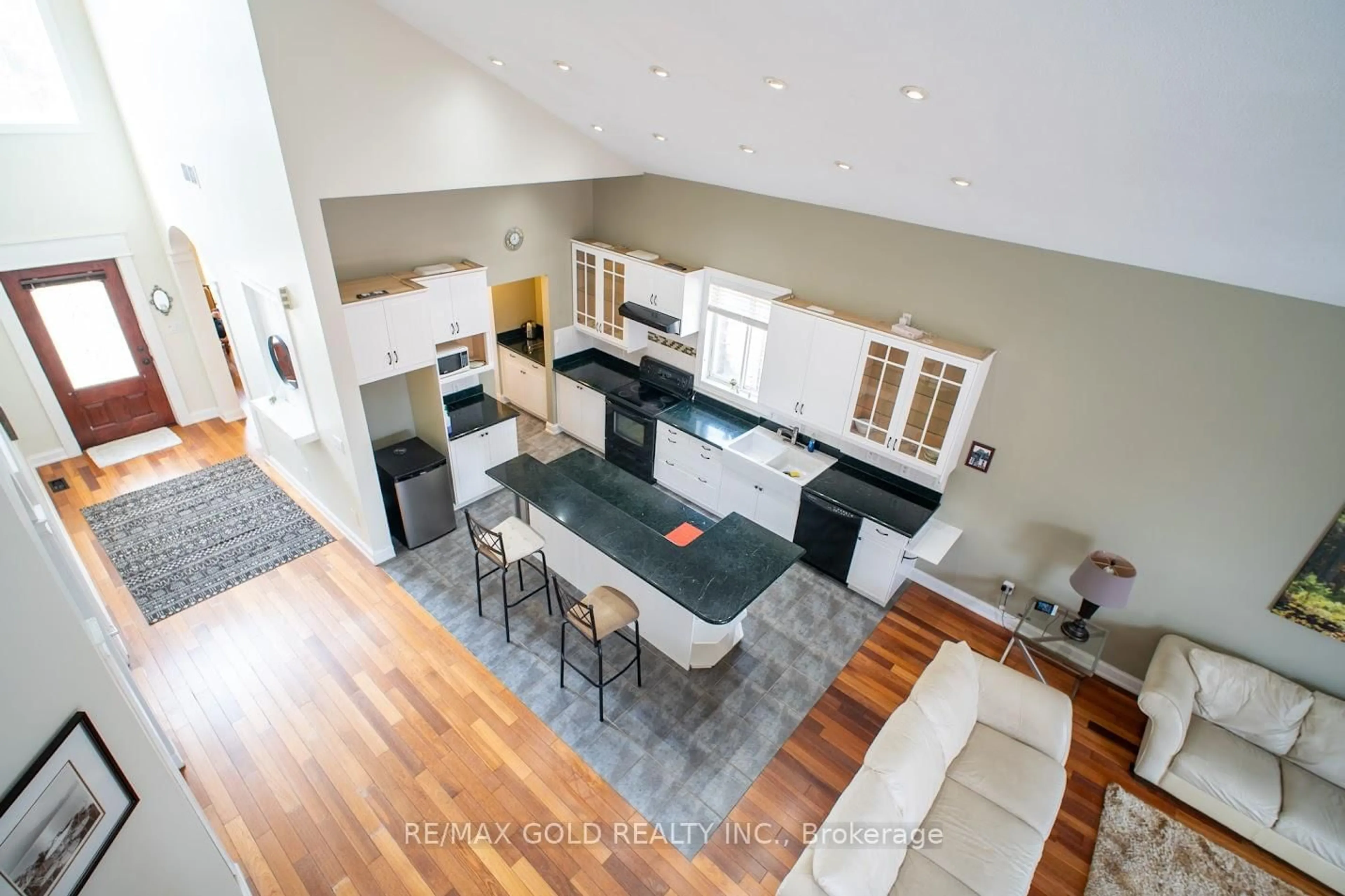 Open concept kitchen, unknown for 8905 McGarry Dr, Niagara Falls Ontario L2H 3P1