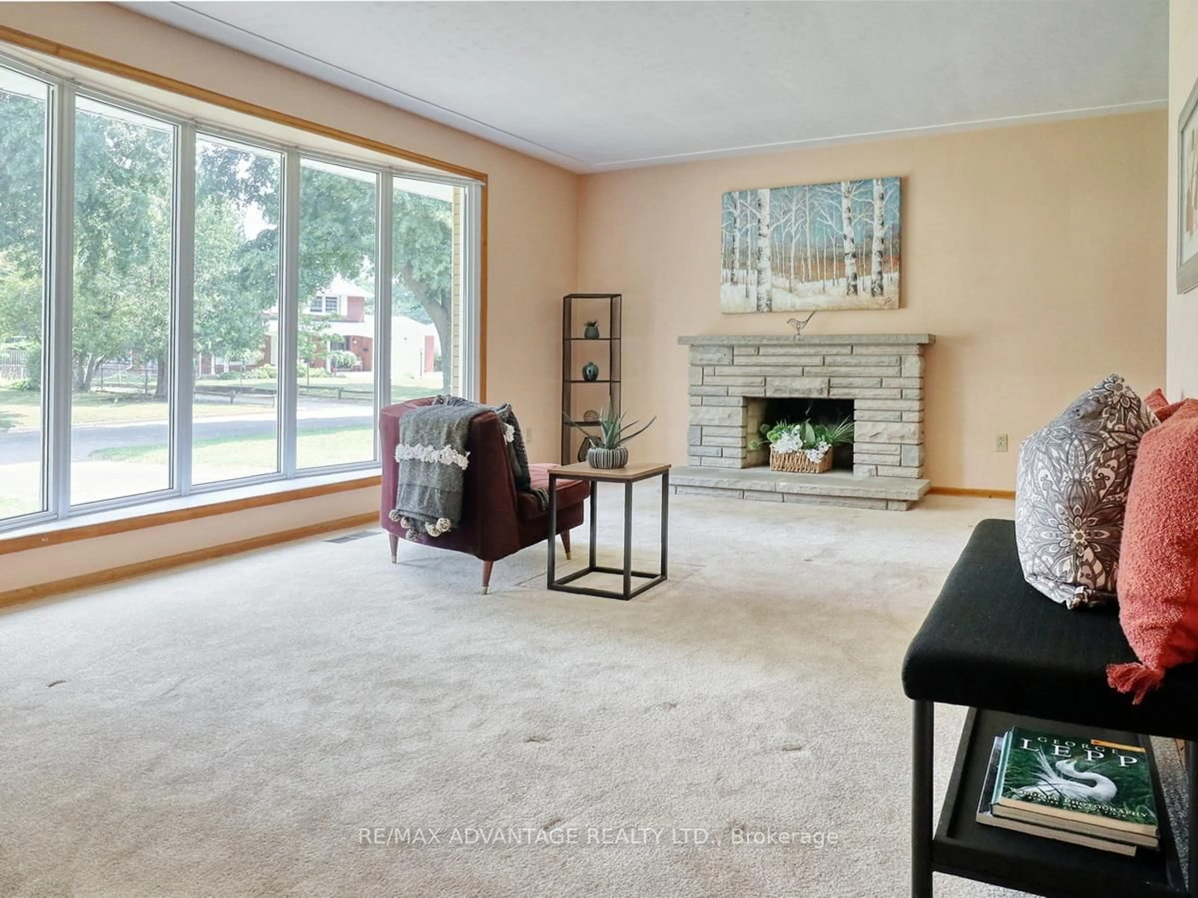 Living room with furniture, unknown for 791 Westbury Cres, London South Ontario N6J 3C8