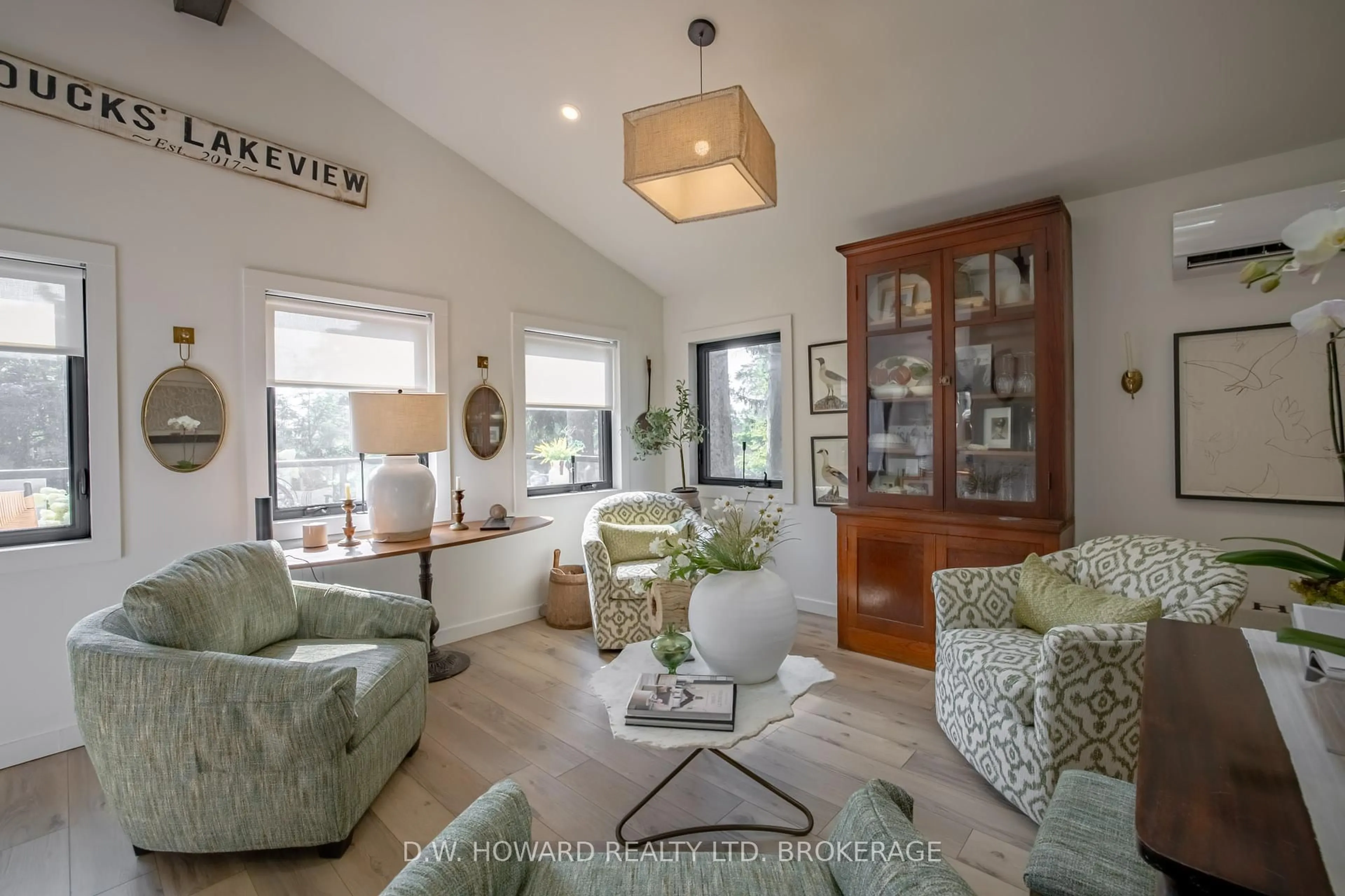 Living room with furniture, unknown for 273 Prospect Pt, Fort Erie Ontario L0S 1N0