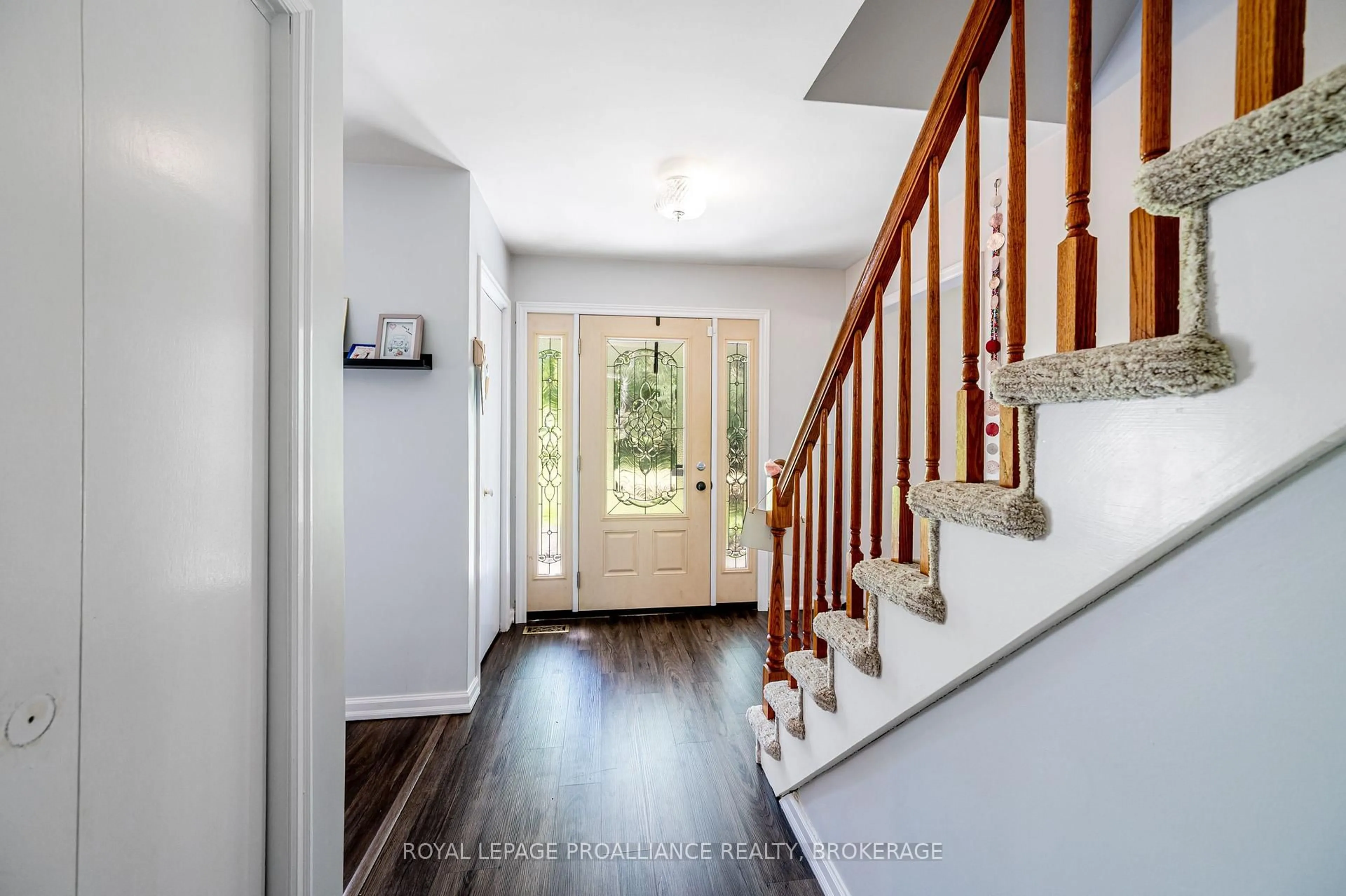 Indoor entryway for 1060 County Road 3, Prince Edward County Ontario K8N 4Z1