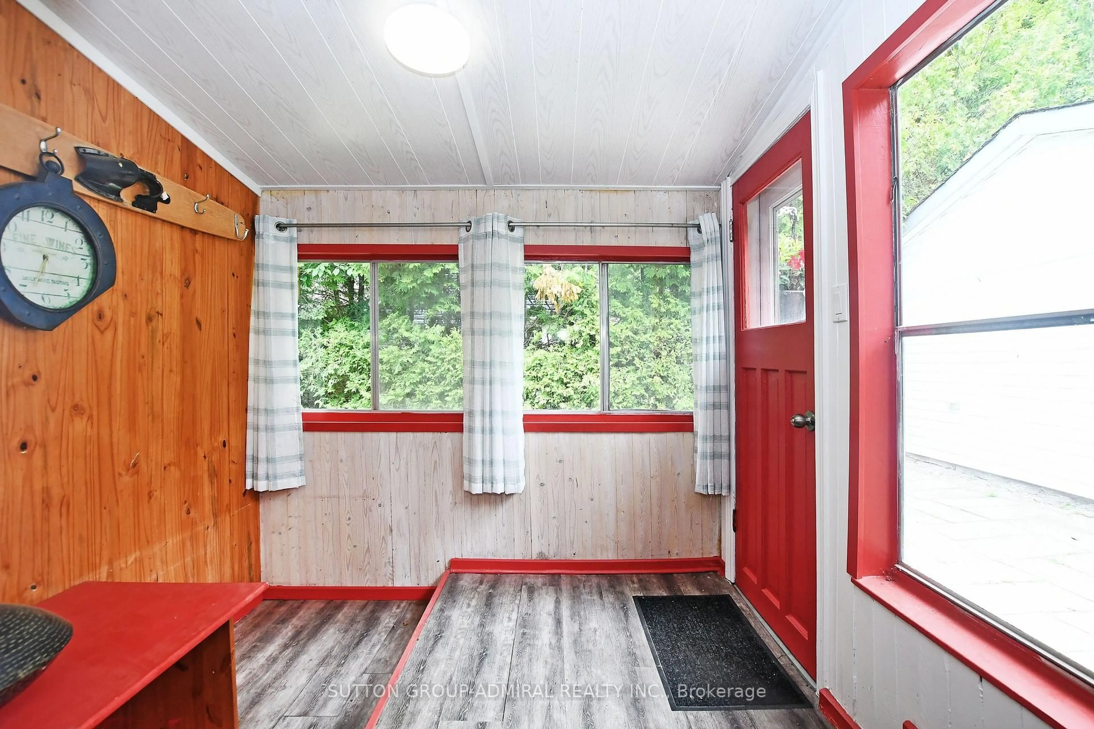 Indoor entryway for 70 Antiquary Rd, Kawartha Lakes Ontario K0M 2B0