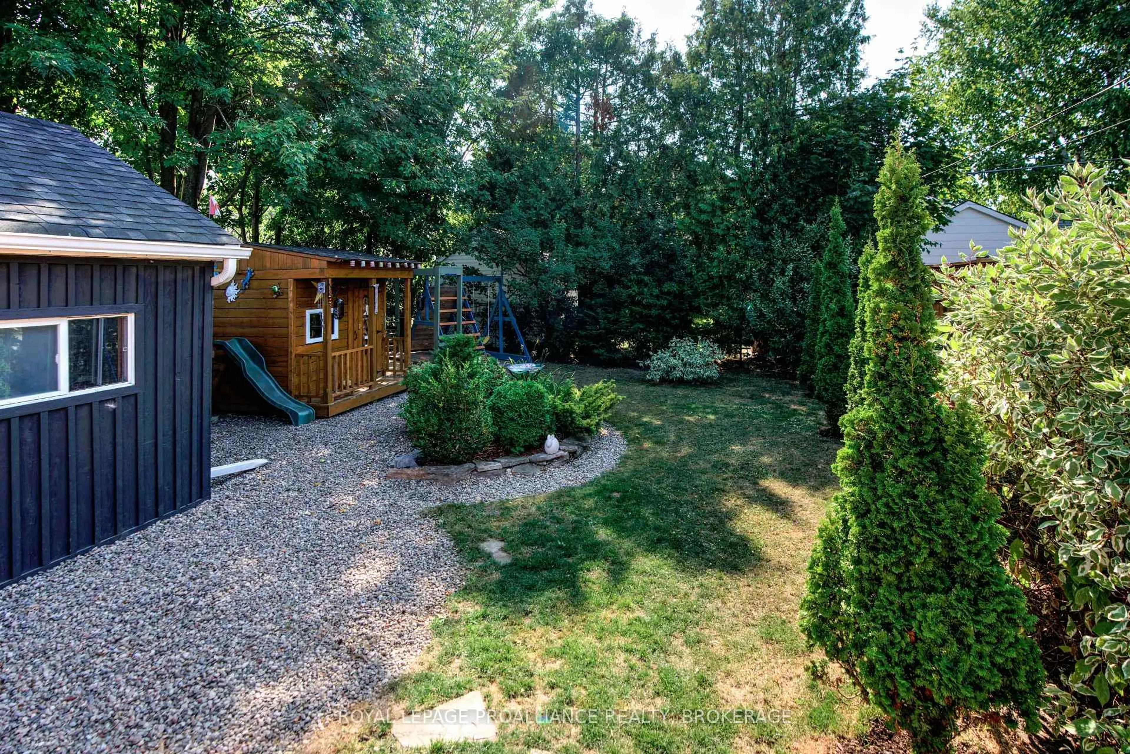 Patio, forest/trees view for 216 Regent St, Kingston Ontario K7L 4K3