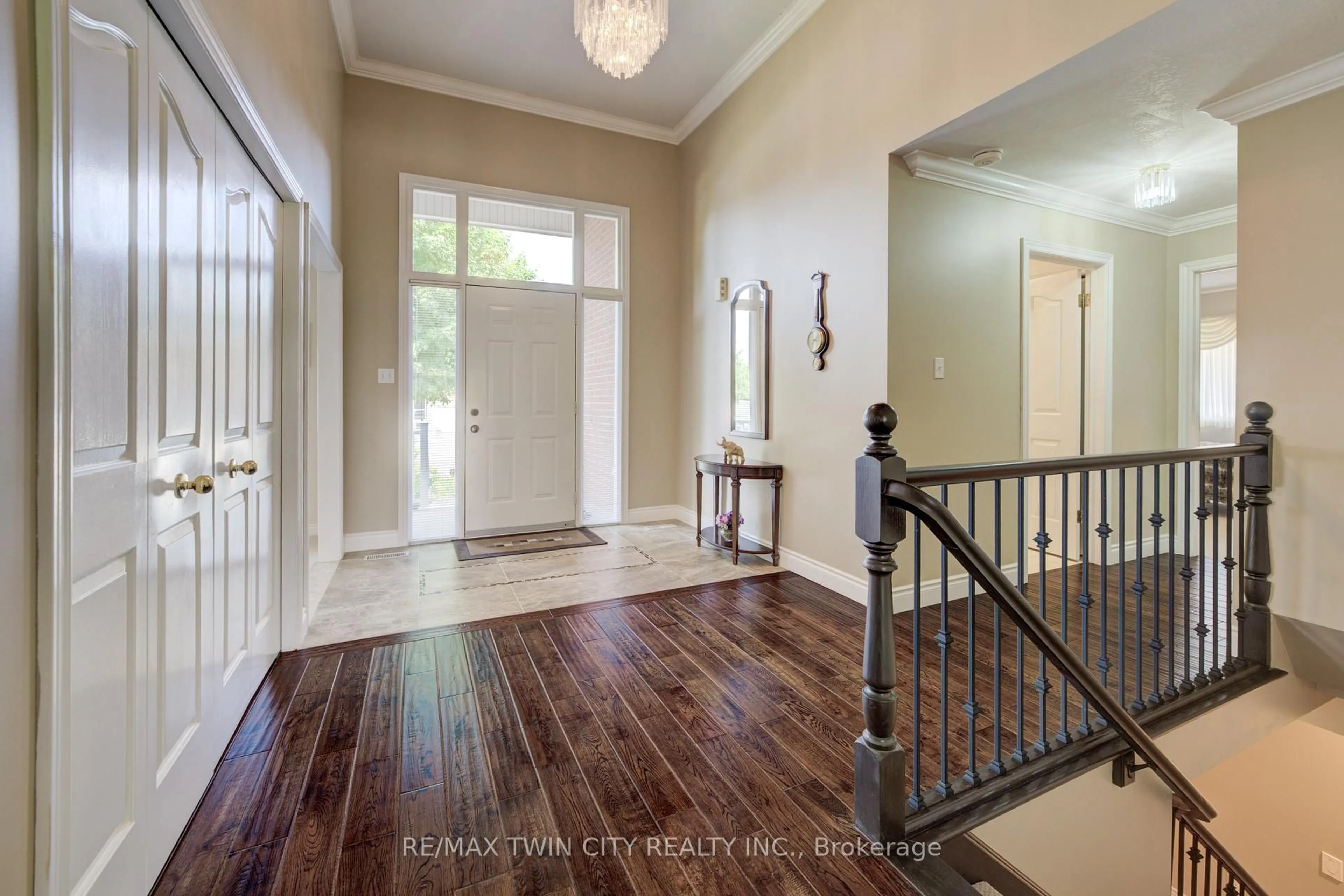 Indoor entryway for 88 Attwood Dr, Cambridge Ontario N1T 1P6