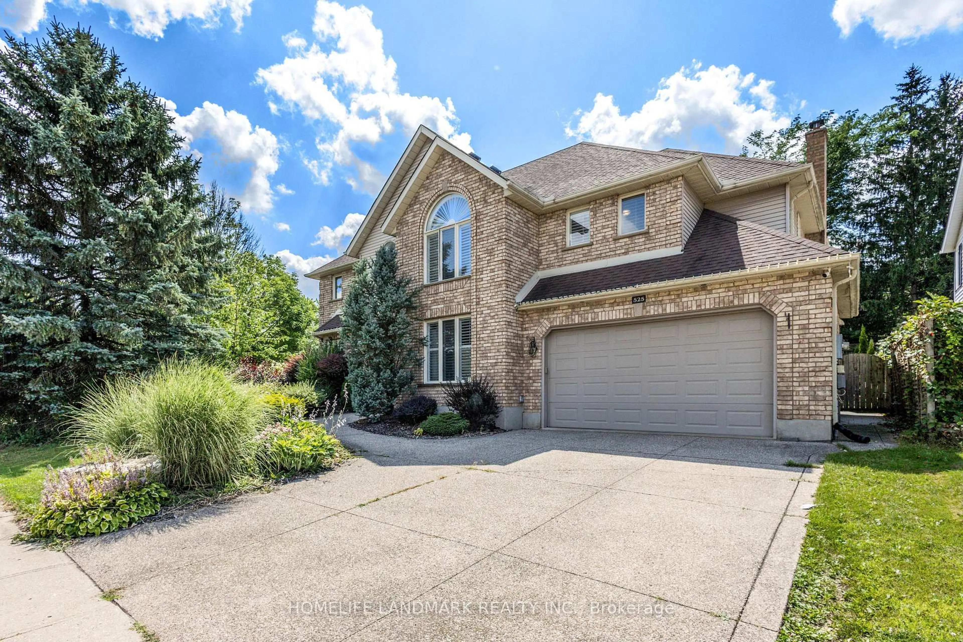 Home with brick exterior material, street for 525 Leighland Dr, Waterloo Ontario N2T 2H5
