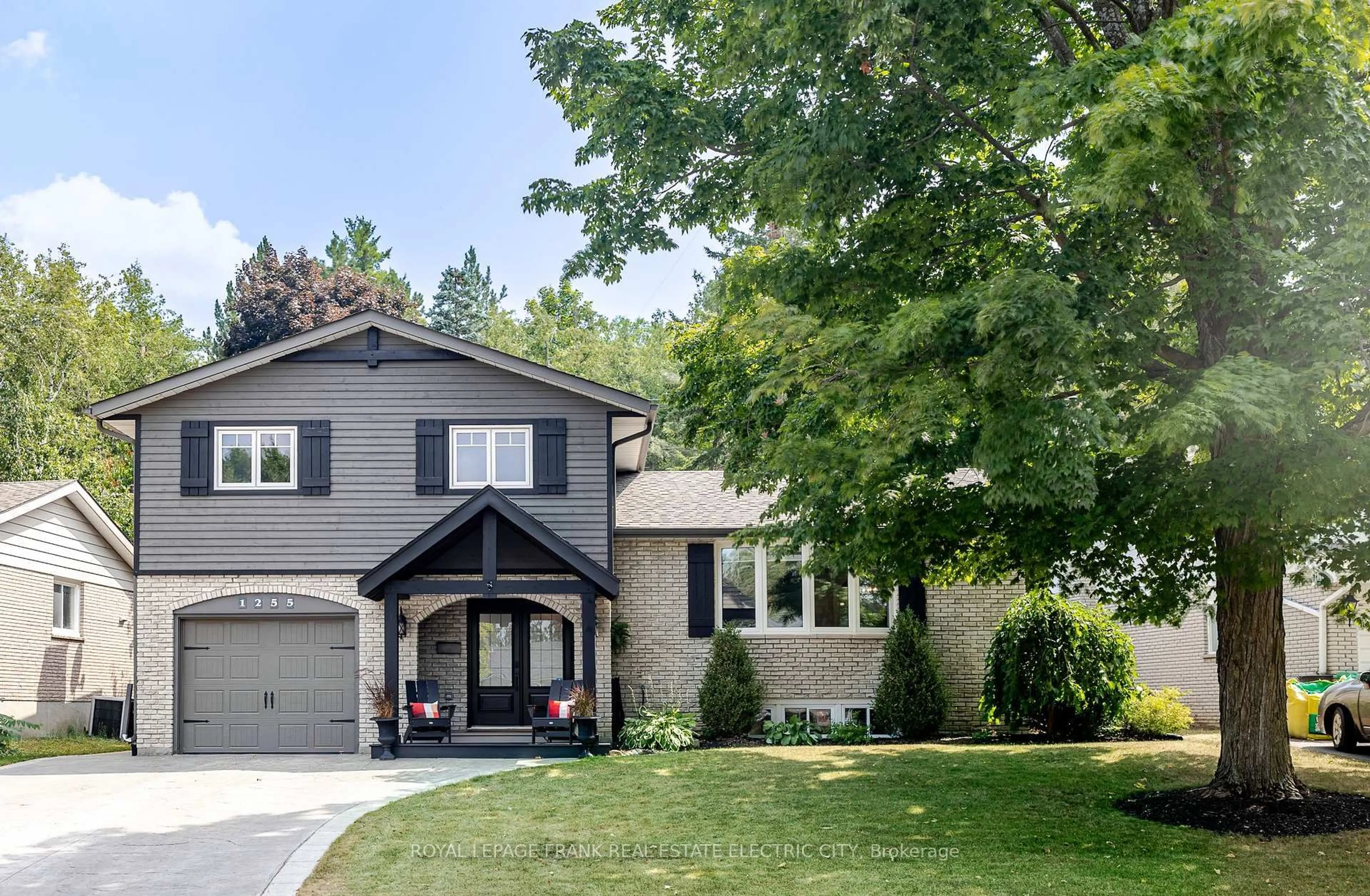 Home with vinyl exterior material, street for 1255 Bridle Dr, Peterborough West Ontario K9J 7J7