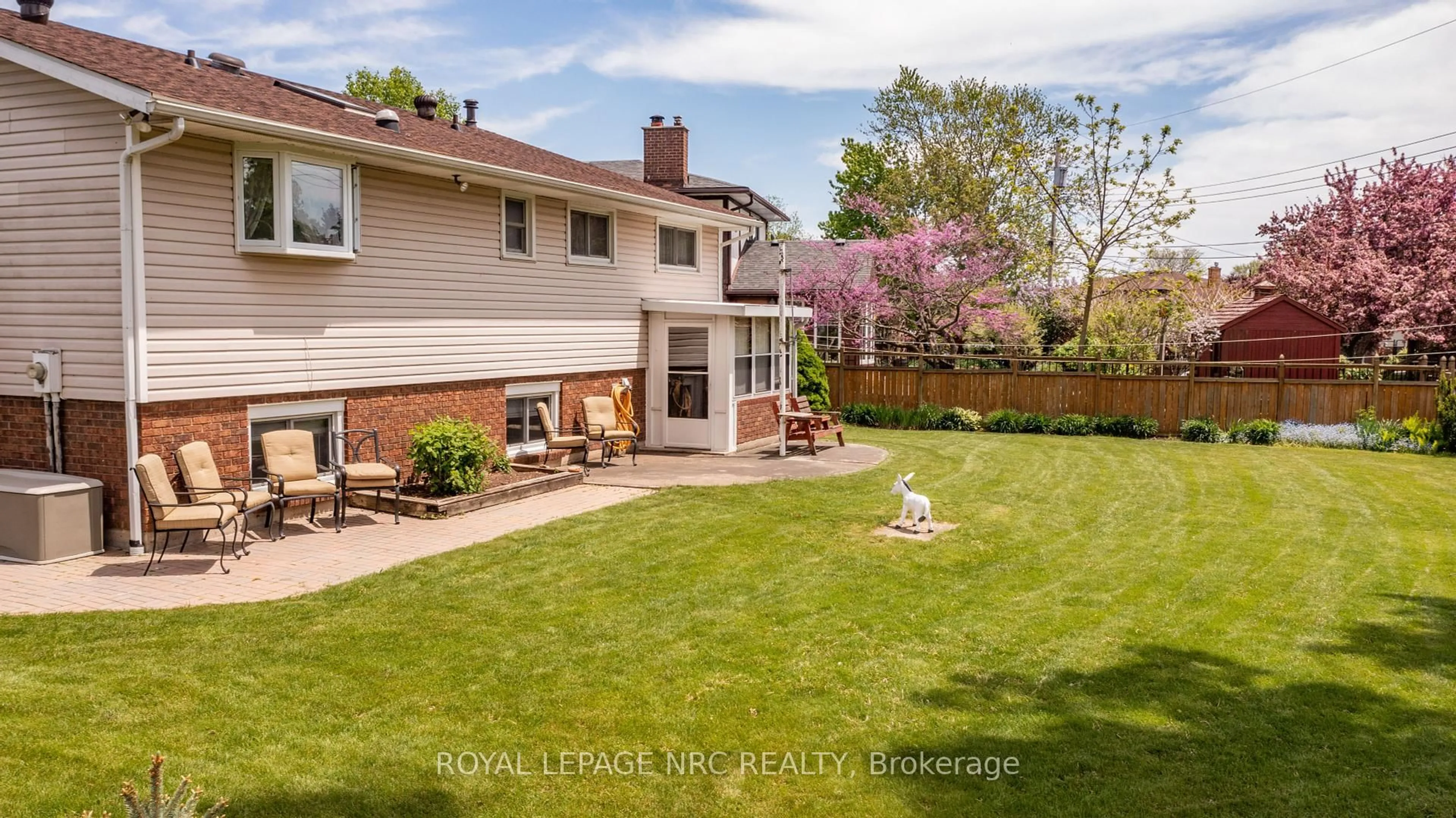 Patio, street for 29 Michael Dr, Port Colborne Ontario L3K 3C4