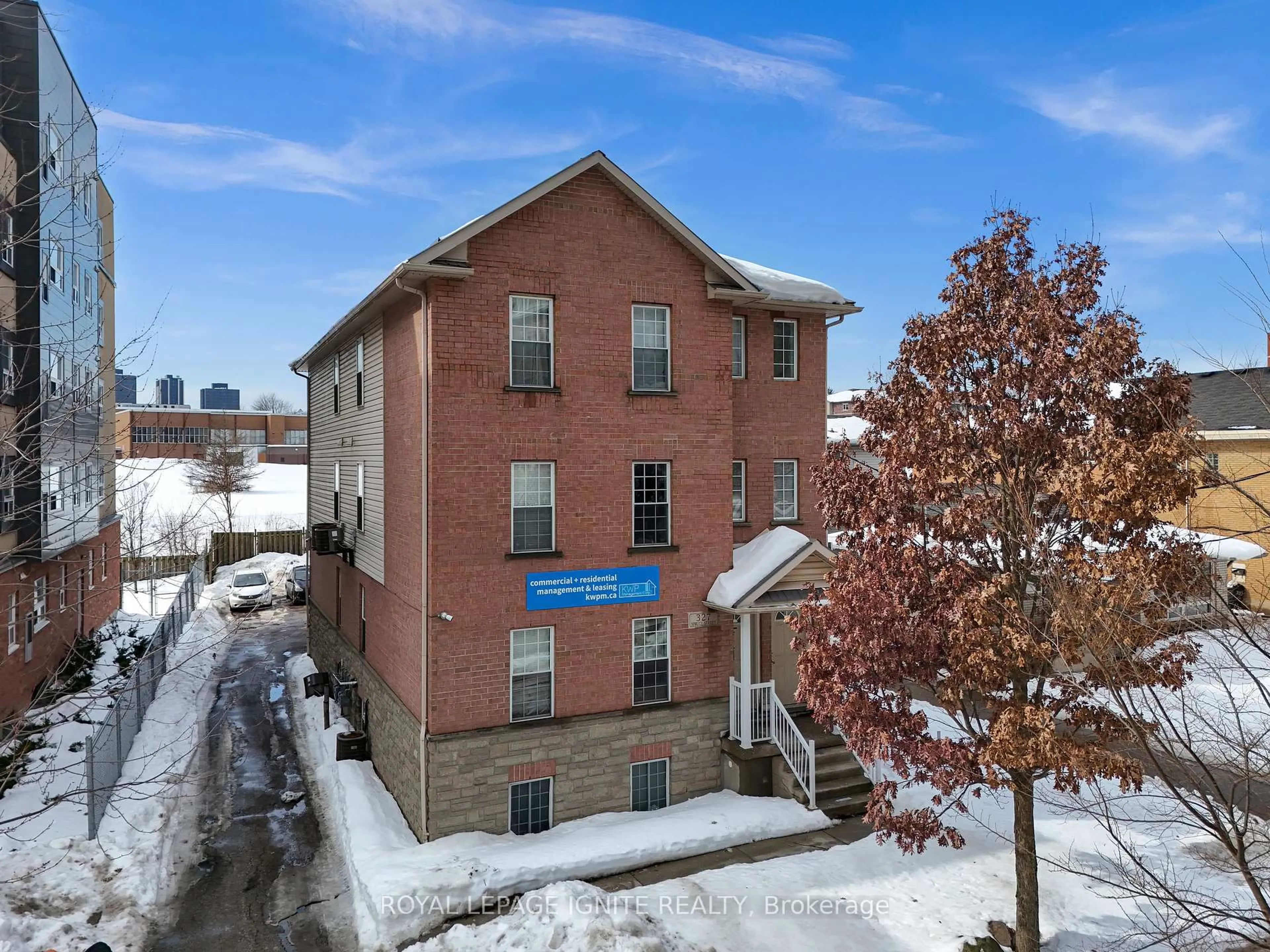A pic from outside/outdoor area/front of a property/back of a property/a pic from drone, building for 327 Spruce St, Waterloo Ontario N2L 3M6