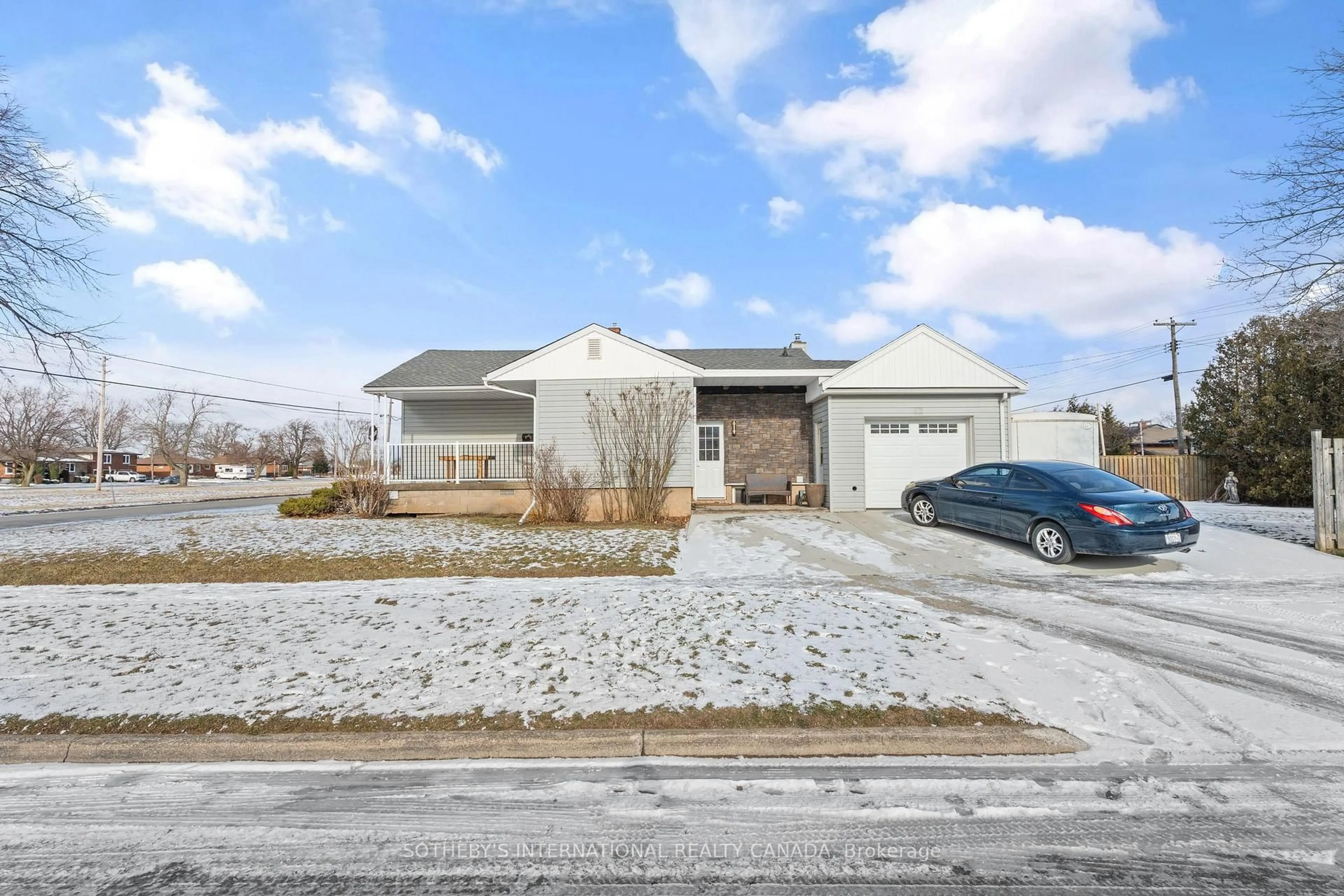 Unknown for 104 Golden Blvd, Welland Ontario L3B 1H7