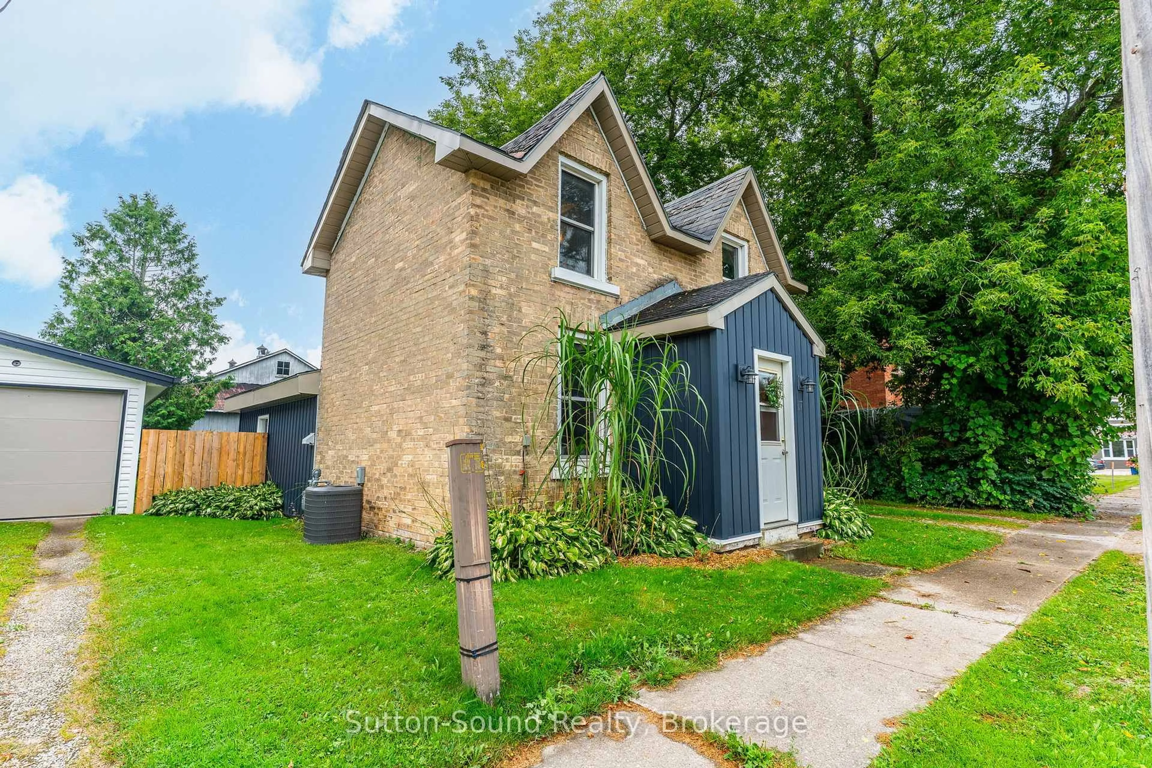 Unknown for 17 Crawford St, Chatsworth Ontario N0H 1G0