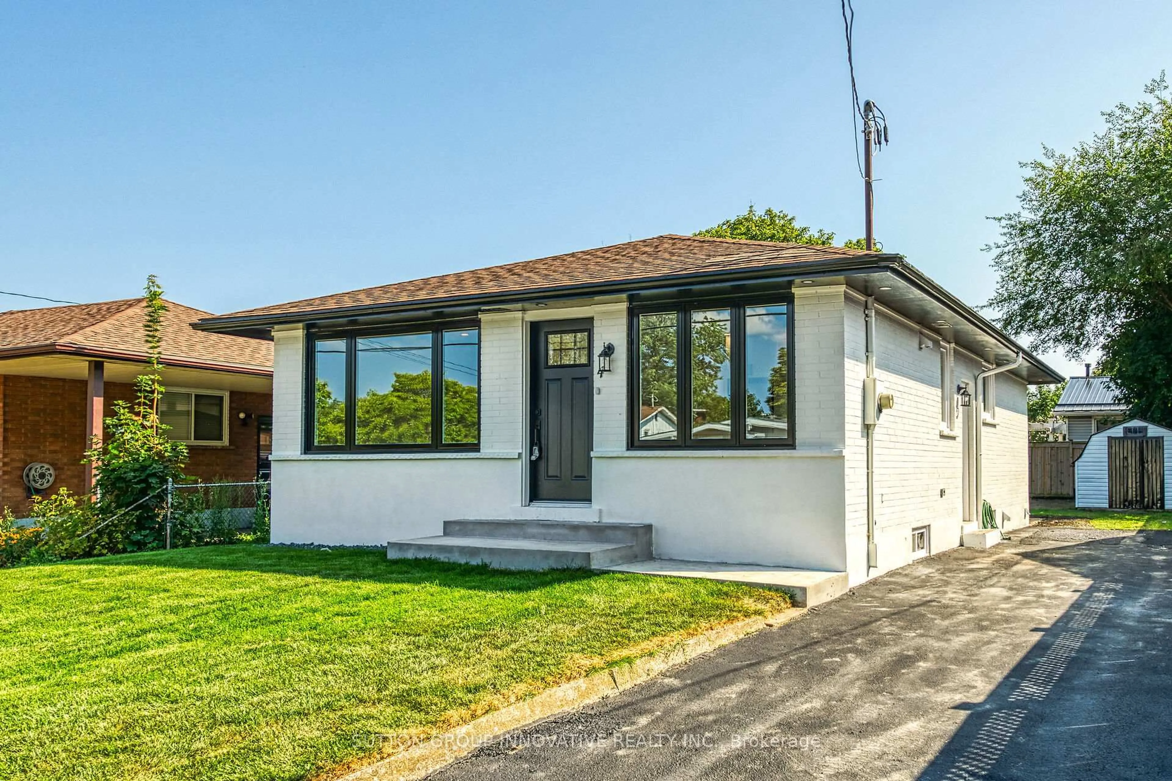 Home with vinyl exterior material, street for 4 Lilacside Dr, Hamilton Ontario L8V 2L6