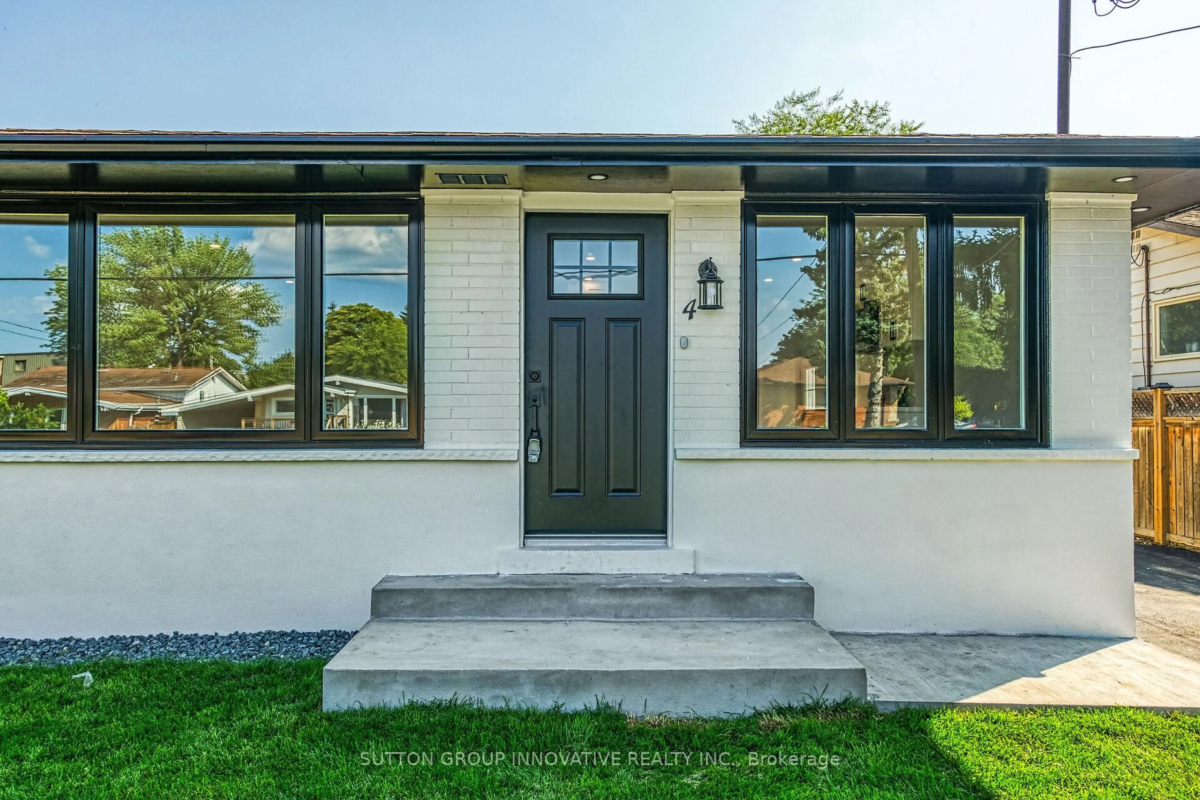 Home with vinyl exterior material, street for 4 Lilacside Dr, Hamilton Ontario L8V 2L6