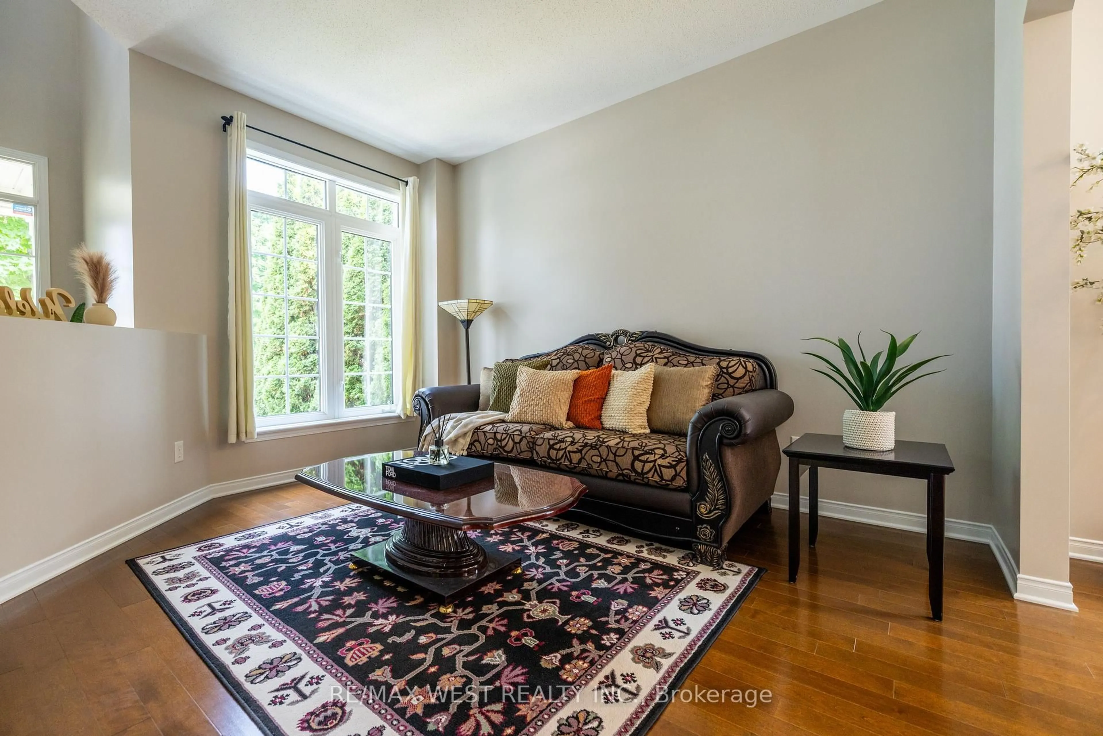Living room with furniture, unknown for 214 Castlegarth Cres, Ottawa Ontario K2J 5N6