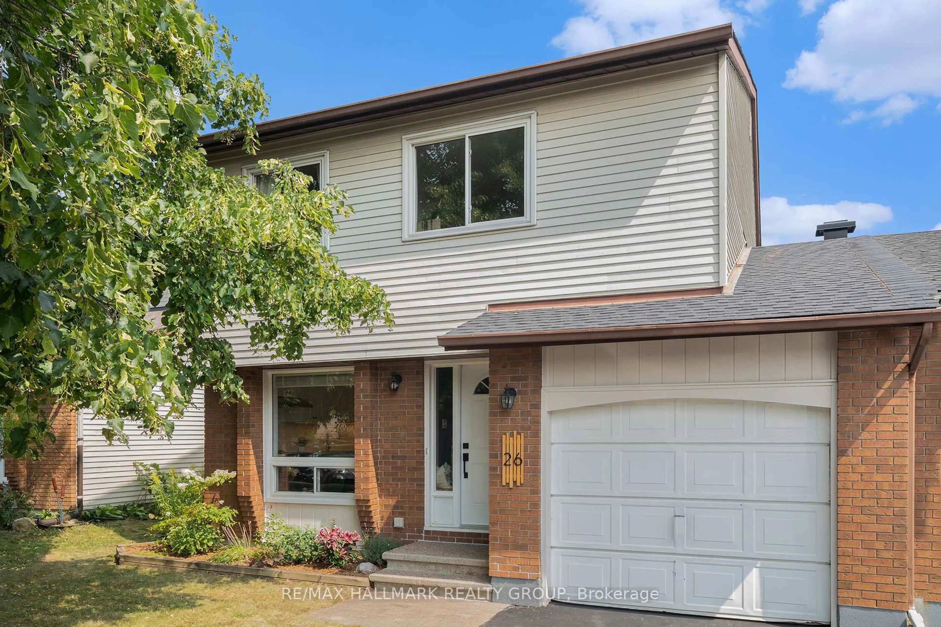 Home with vinyl exterior material, street for 26 Aldgate Cres, Ottawa Ontario K2J 2G4