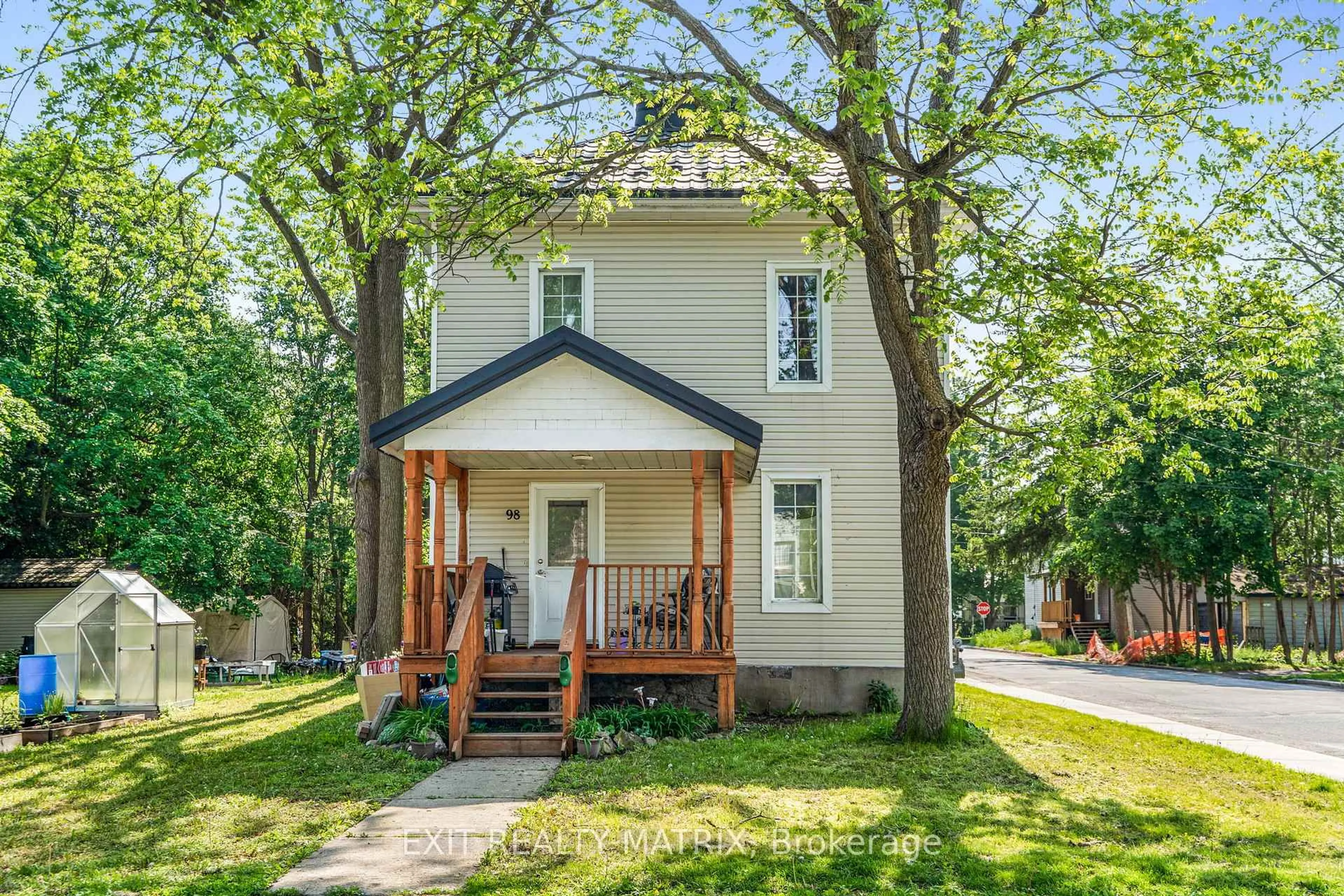 Unknown for 98 Albert St, North Dundas Ontario K0C 1H0