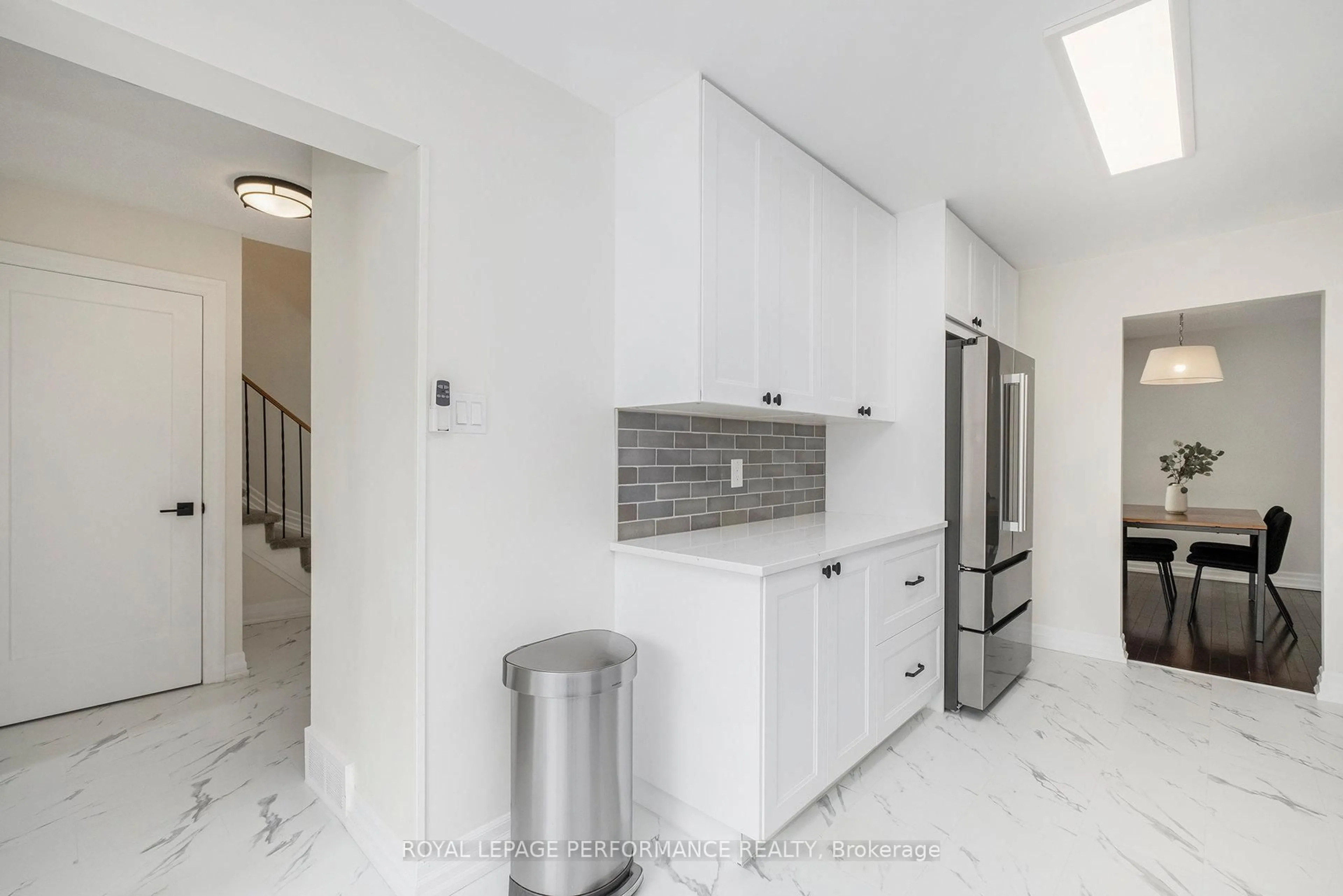Unknown for 9 Longden Pl, Kanata Ontario K2M 1V1