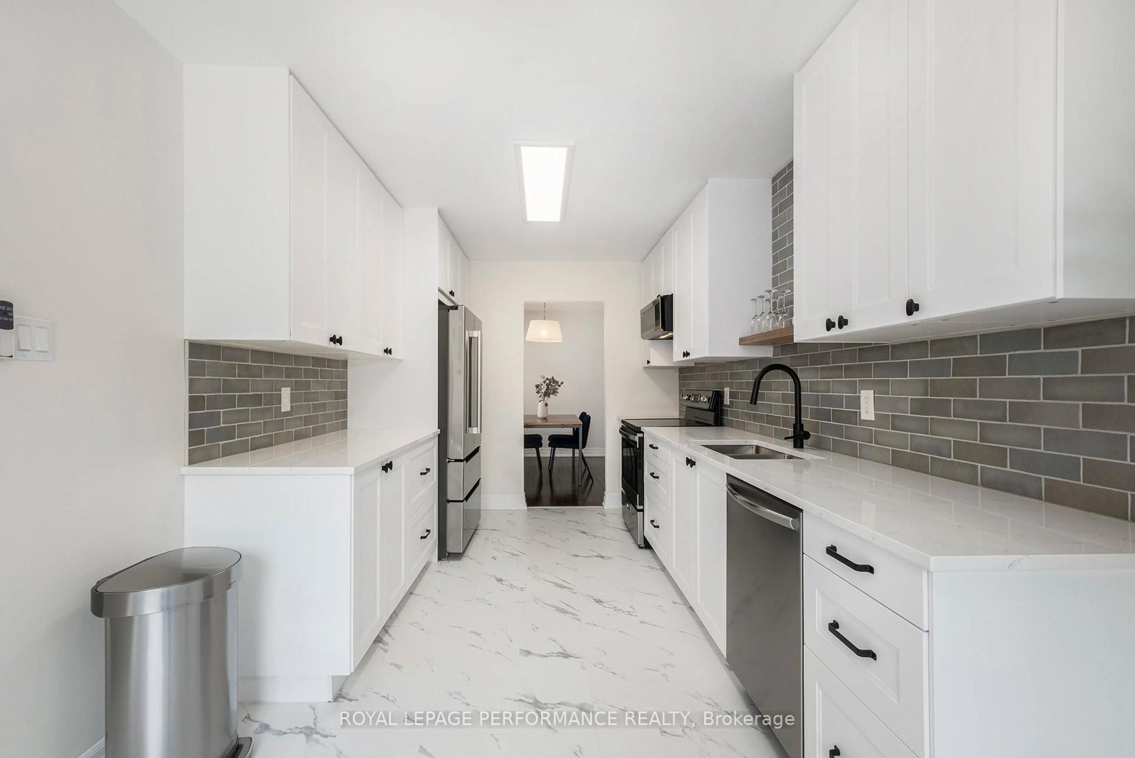 Contemporary kitchen, ceramic/tile floor for 9 Longden Pl, Kanata Ontario K2M 1V1