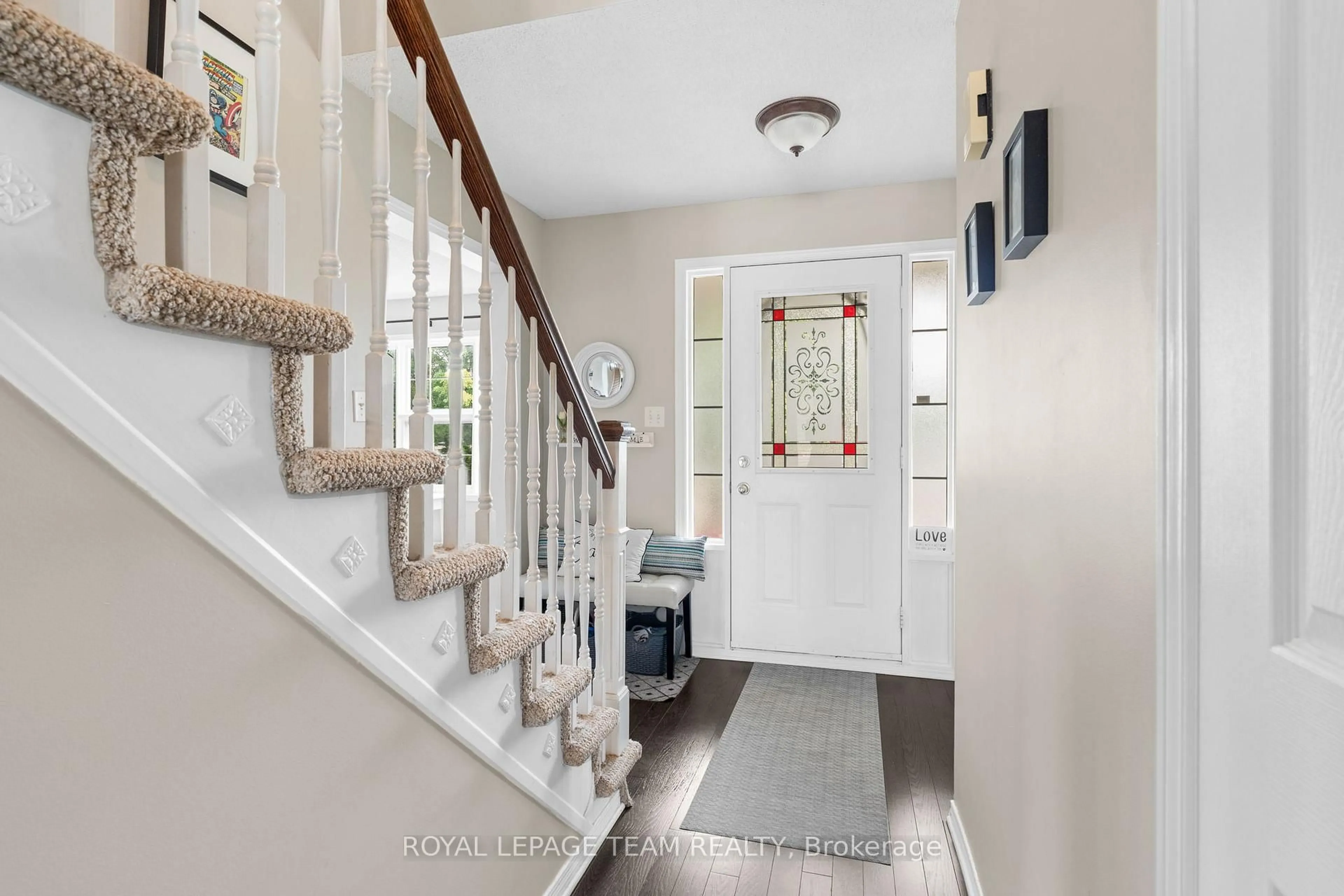 Indoor entryway for 4 Candow Cres, Ottawa Ontario K2S 1K6