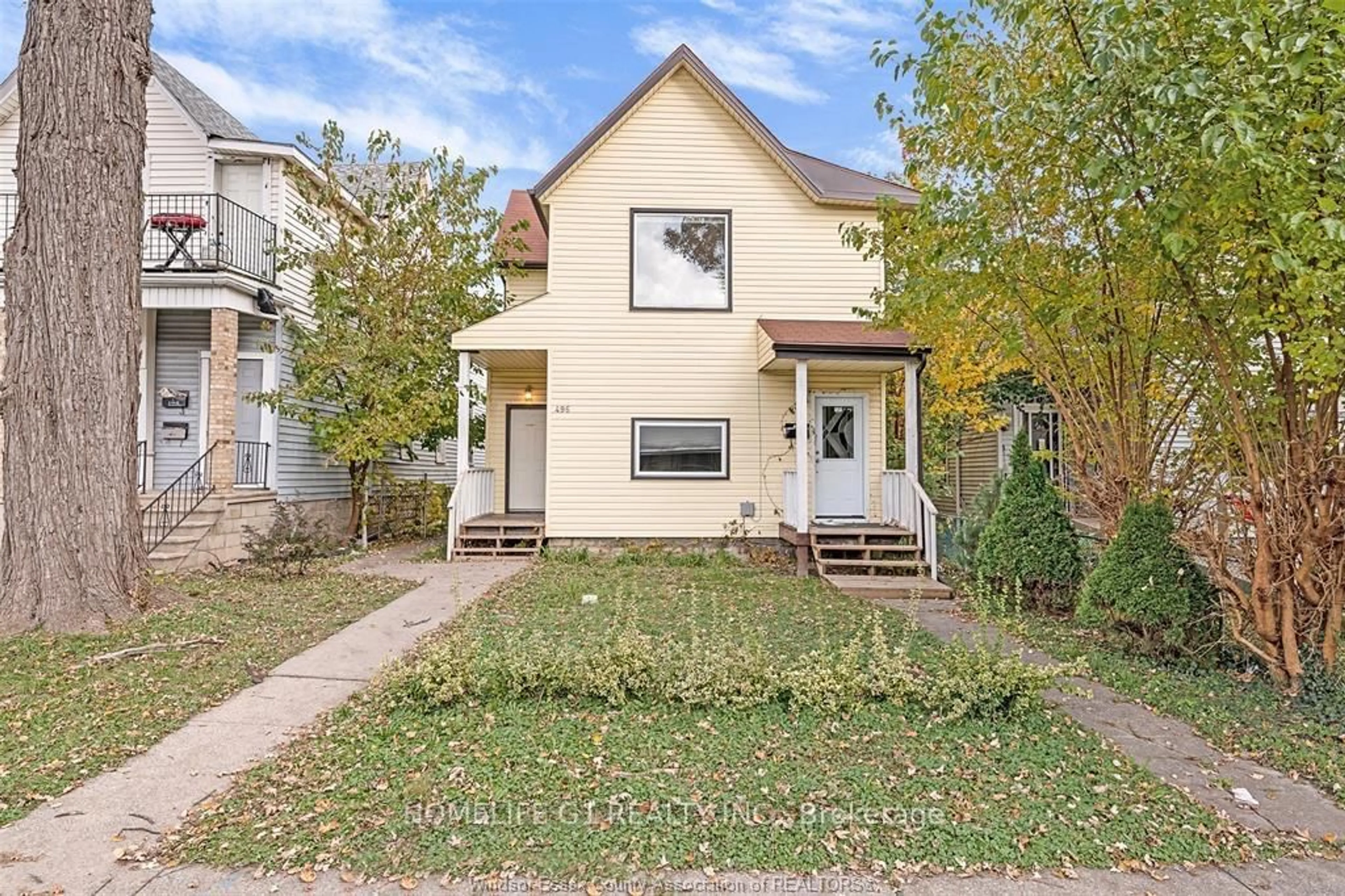 Home with vinyl exterior material, street for 496 Caron Ave, Windsor Ontario N9A 5B4