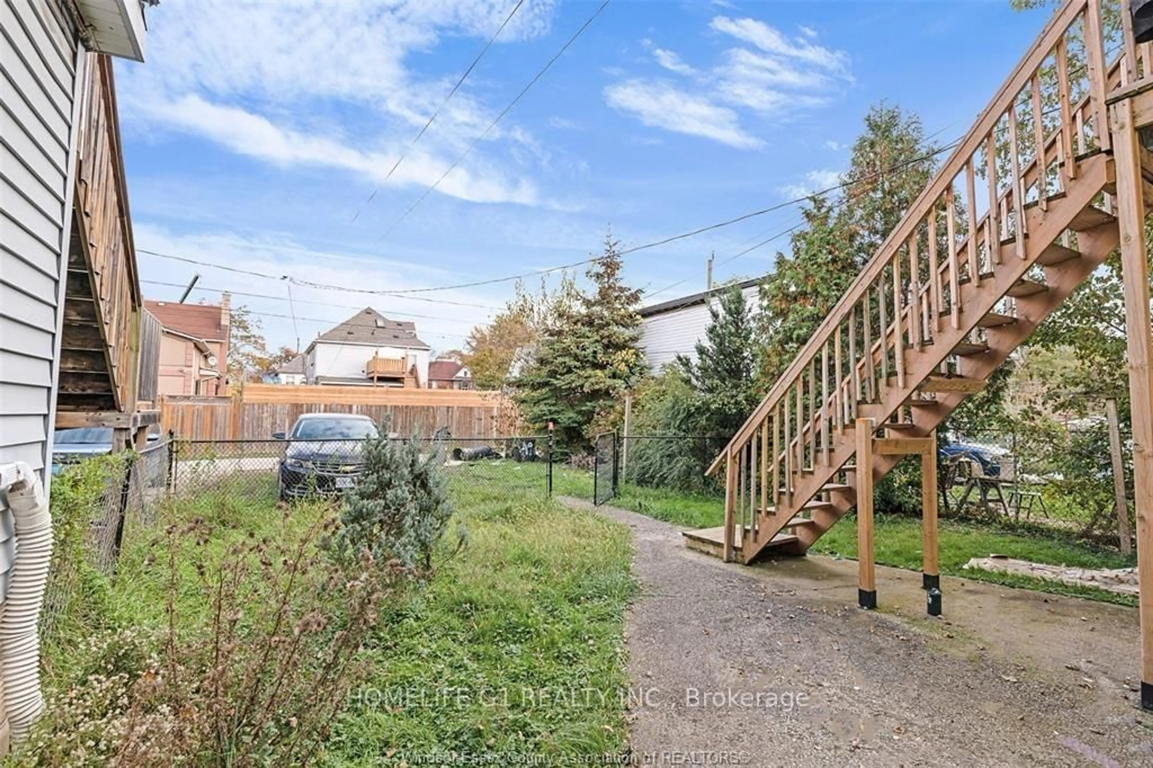 Unknown for 496 Caron Ave, Windsor Ontario N9A 5B4