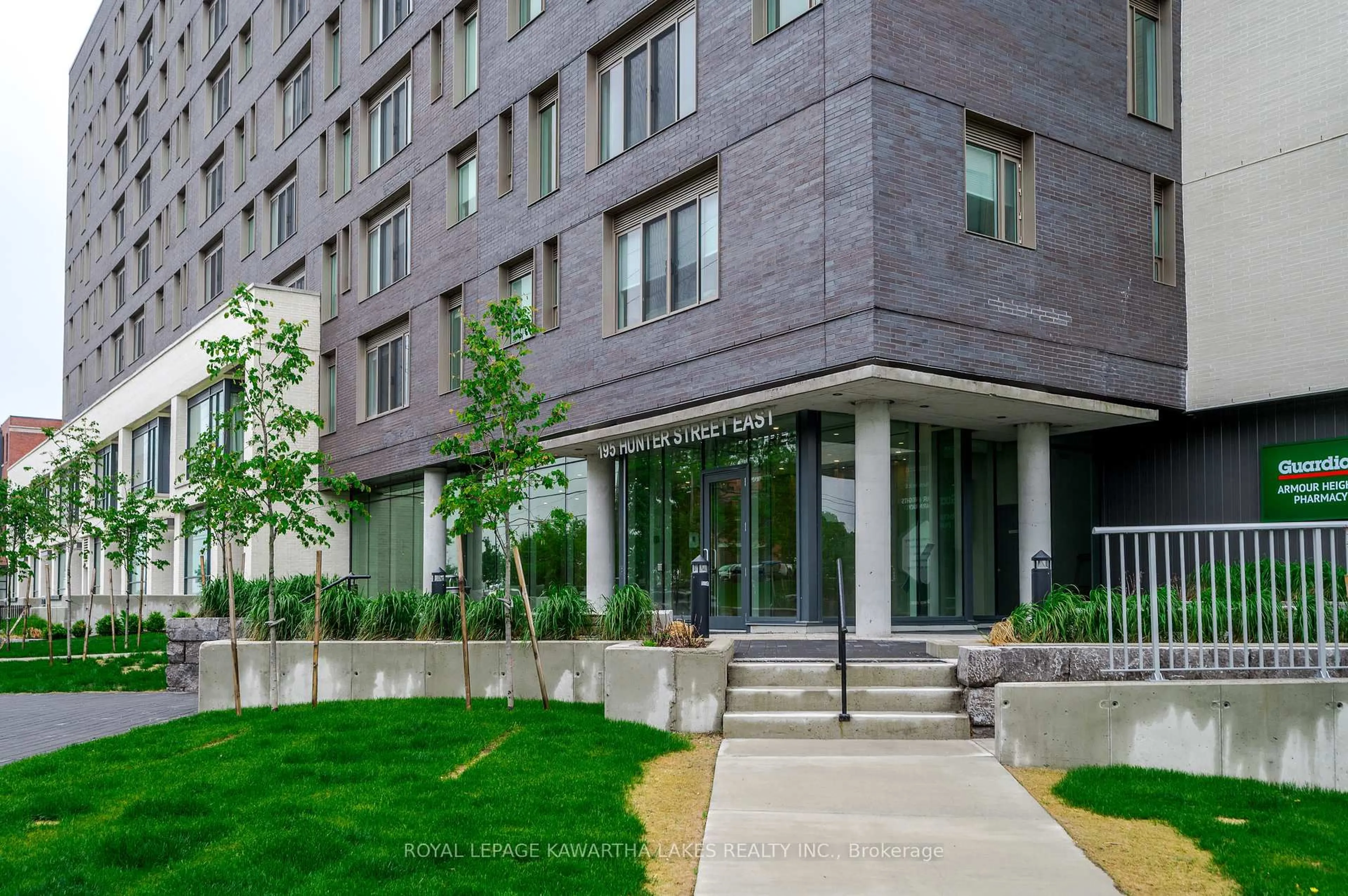 Indoor foyer for 195 HUNTER St #404, Peterborough East Ontario K9H 1G9
