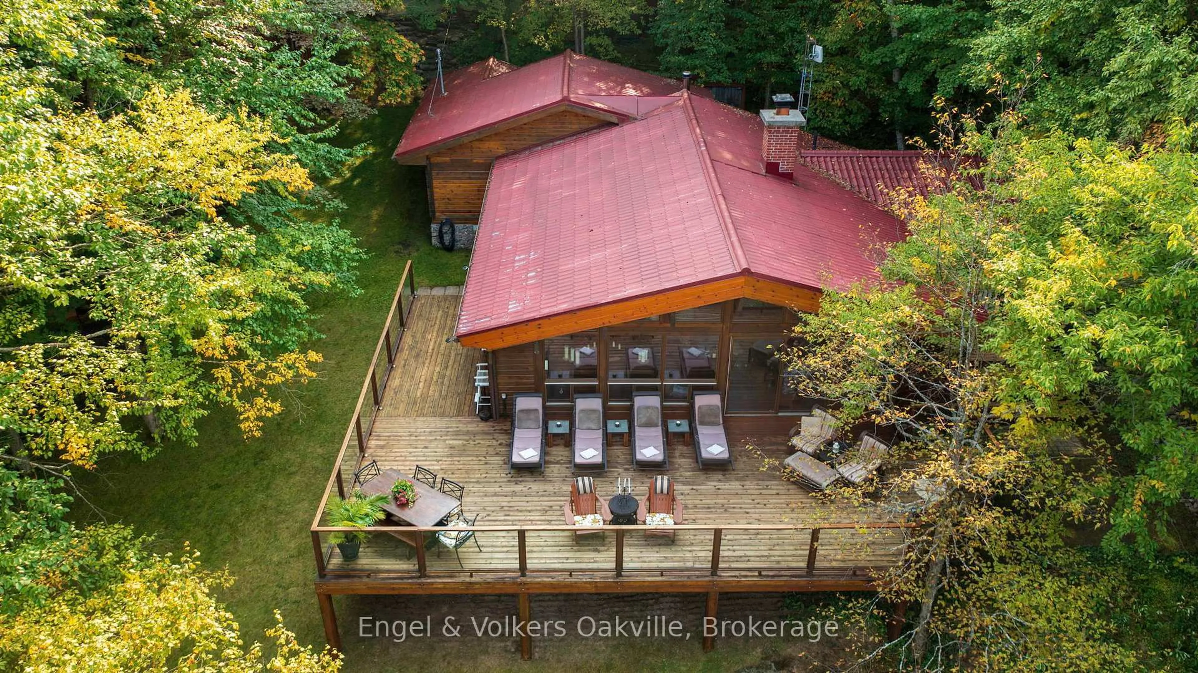 A pic from outside/outdoor area/front of a property/back of a property/a pic from drone, unknown for 87 Dayeo Dr, Georgian Bay Ontario P0C 1H0