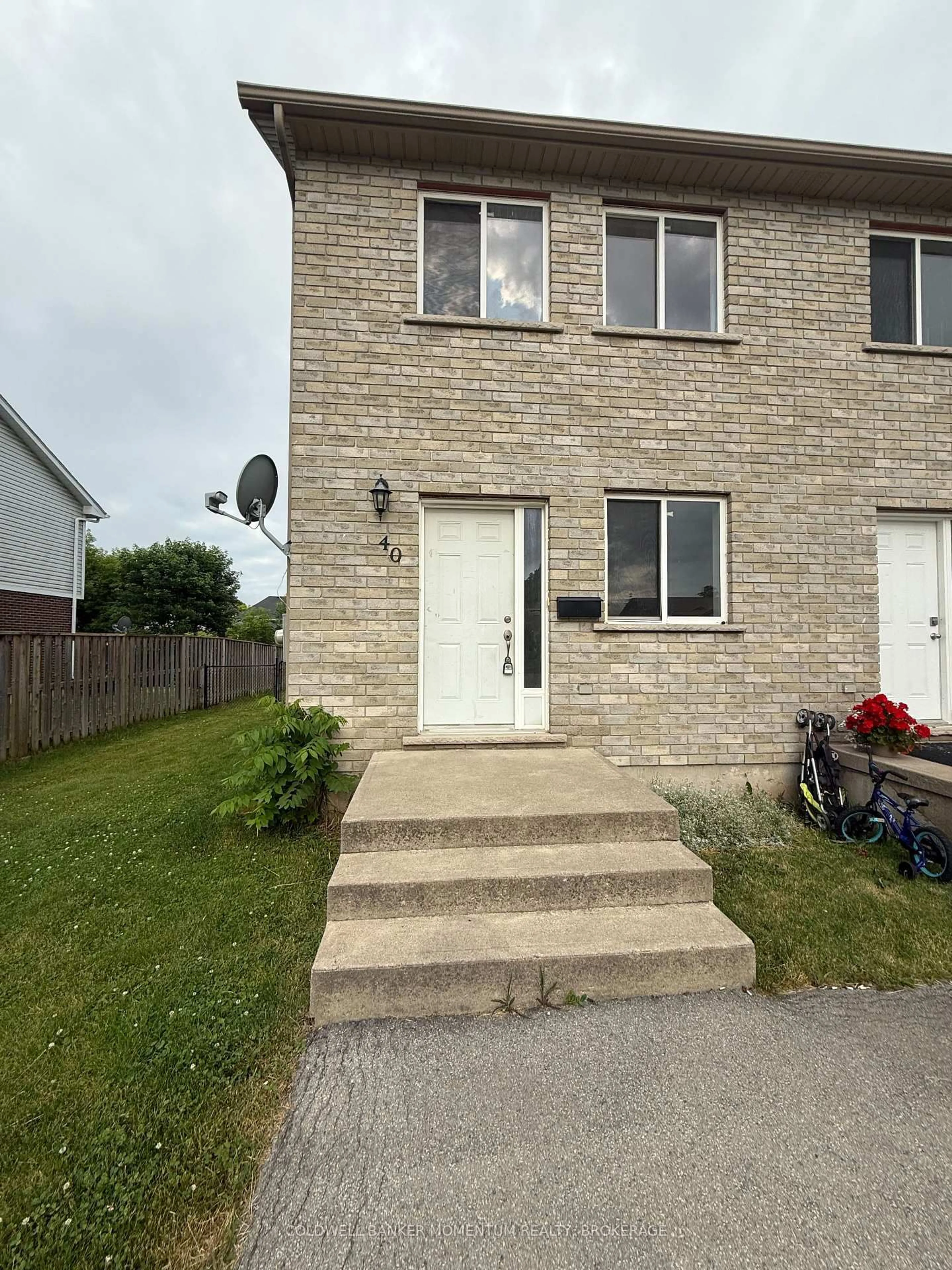 Unknown for 40 Saturn Rd, Port Colborne Ontario L3K 6E1