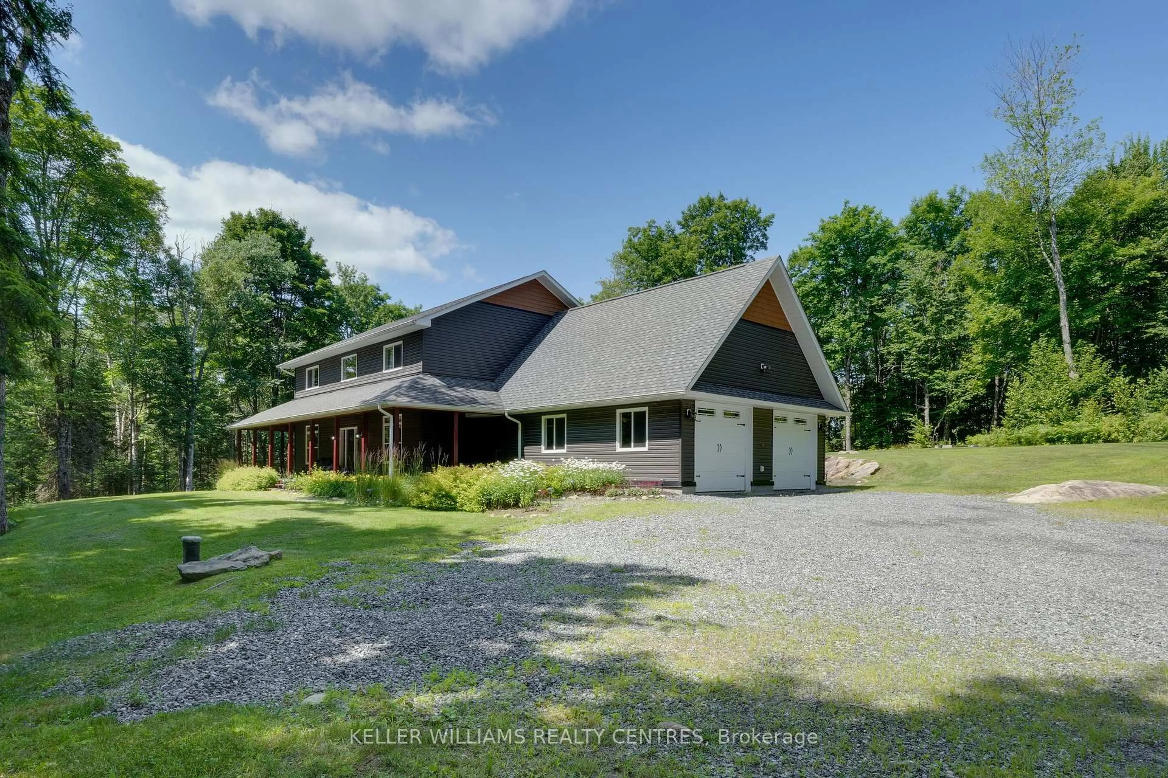 A pic from outside/outdoor area/front of a property/back of a property/a pic from drone, unknown for 96 Lindgren Rd, Huntsville Ontario P1H 1Y6