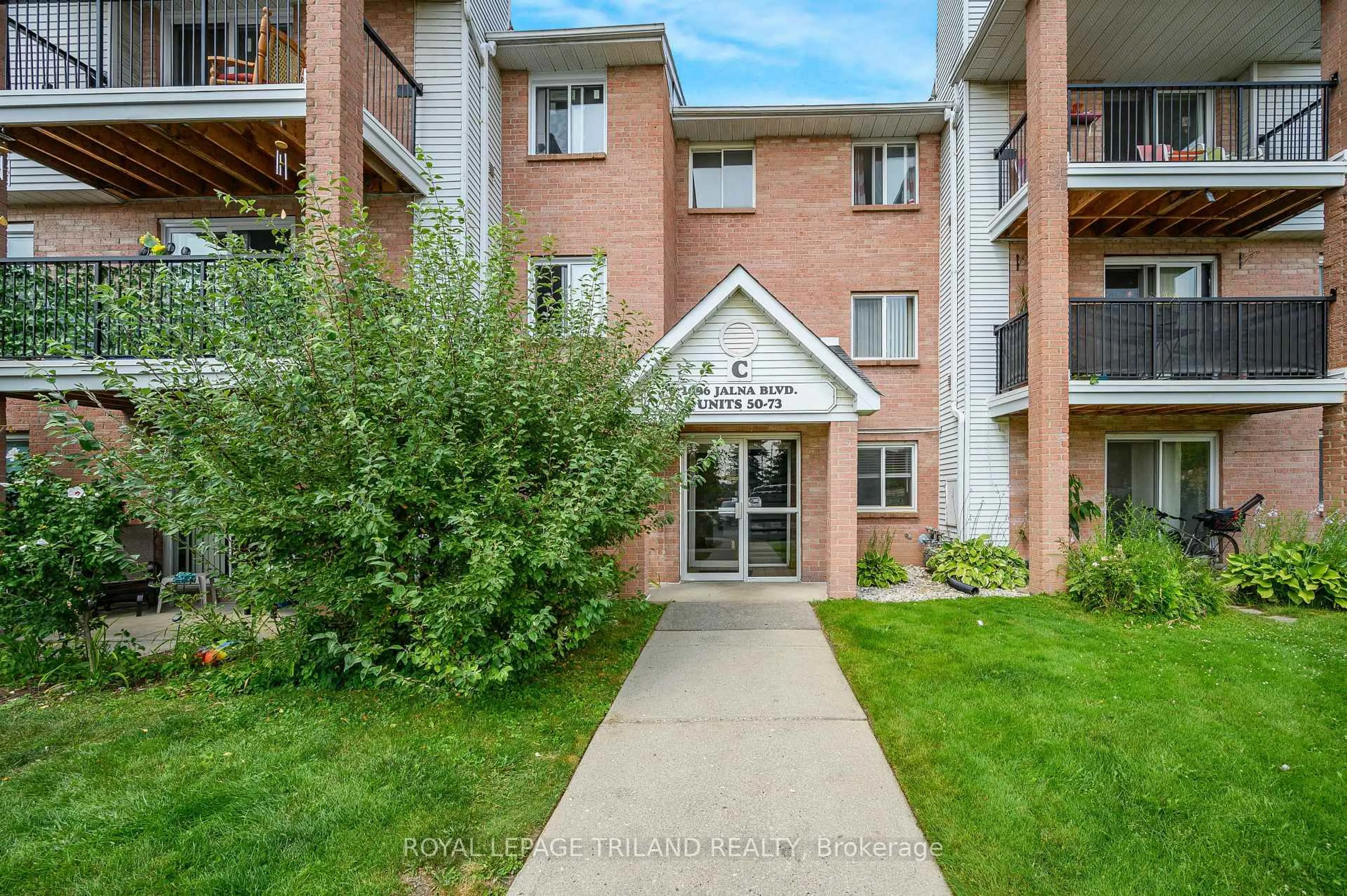 Patio, unknown for 1096 Jalna Blvd #68, London South Ontario N6E 2S2