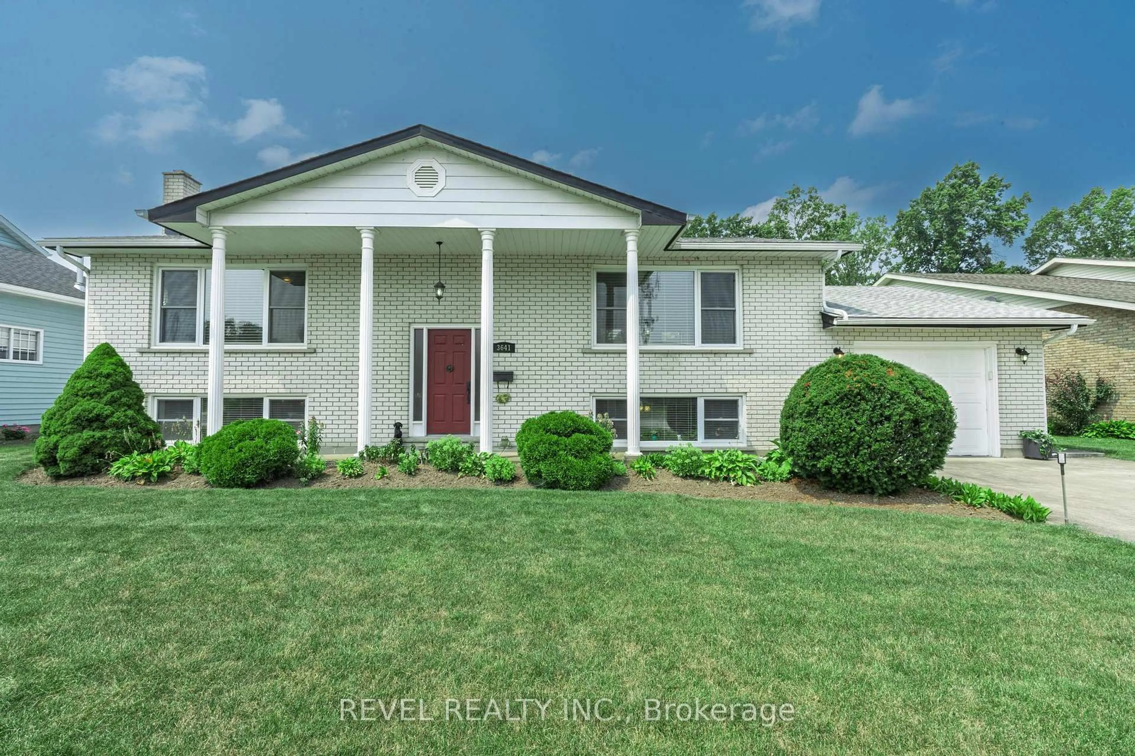 Home with brick exterior material, unknown for 3641 Rapids View Dr, Niagara Falls Ontario L2G 7M8