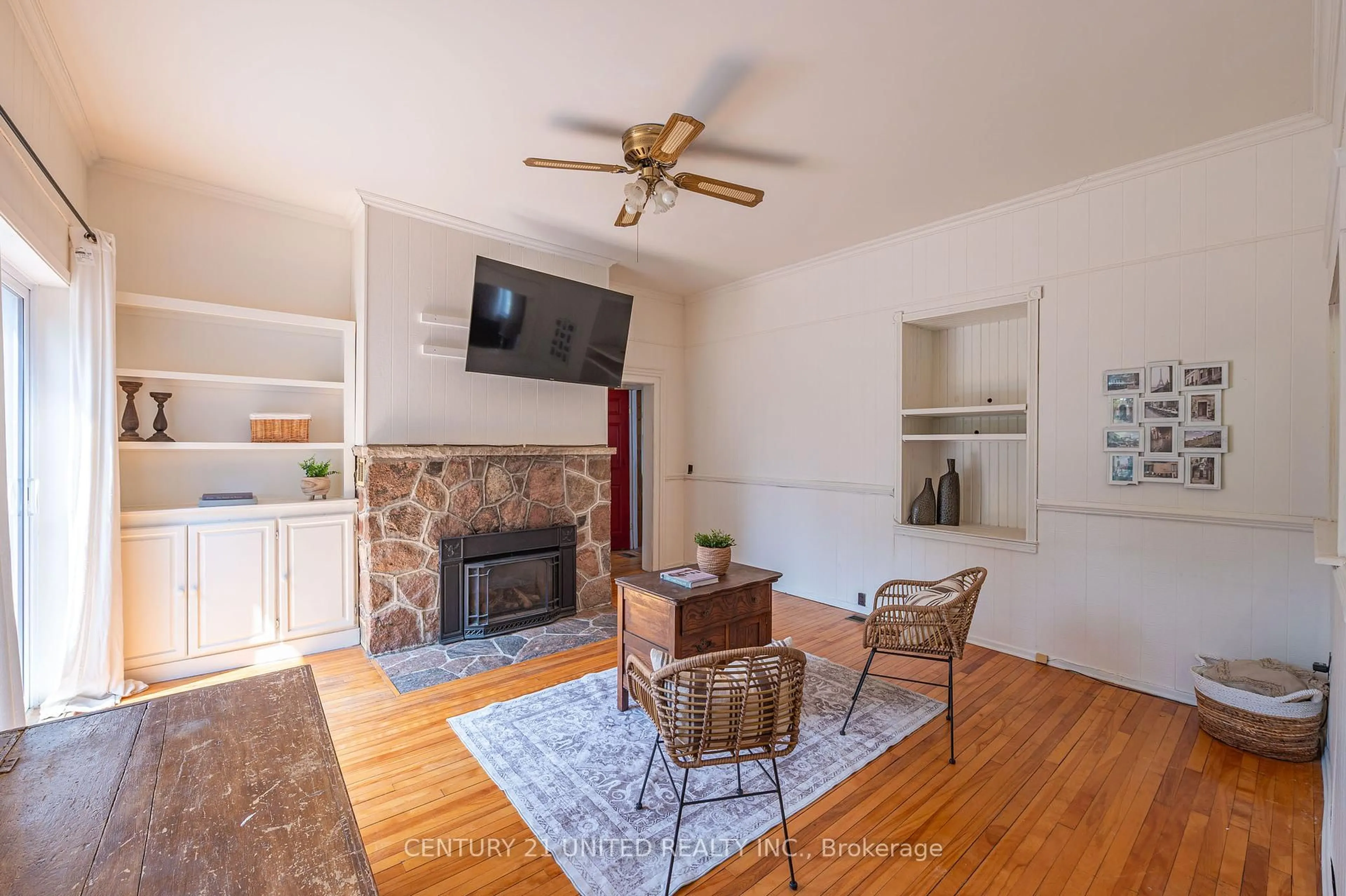 Living room with furniture, unknown for 1180 Heritage Line, Otonabee-South Monaghan Ontario K0L 2G0