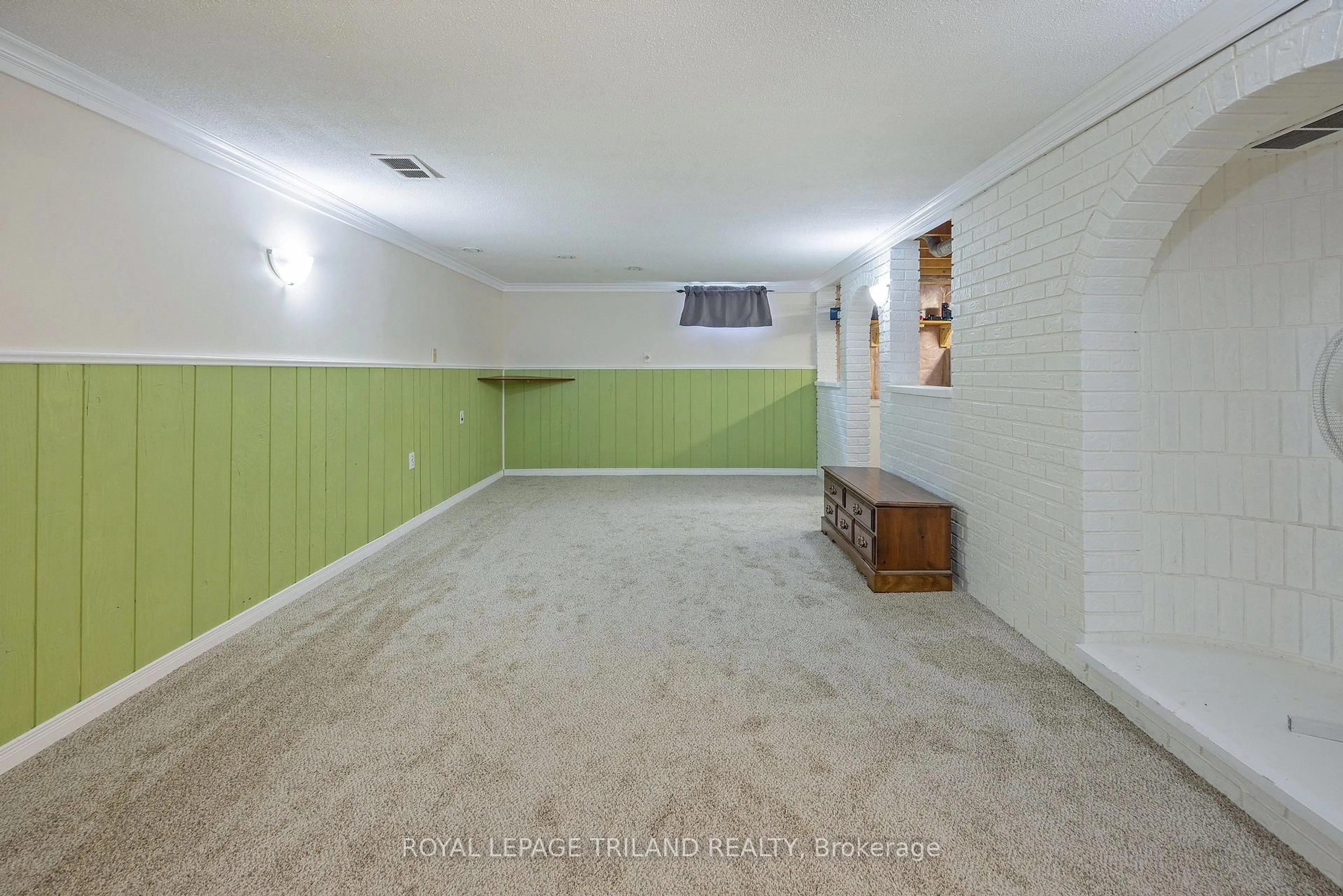 A pic of a room for 107 Susan Ave, London East Ontario N5V 2G3