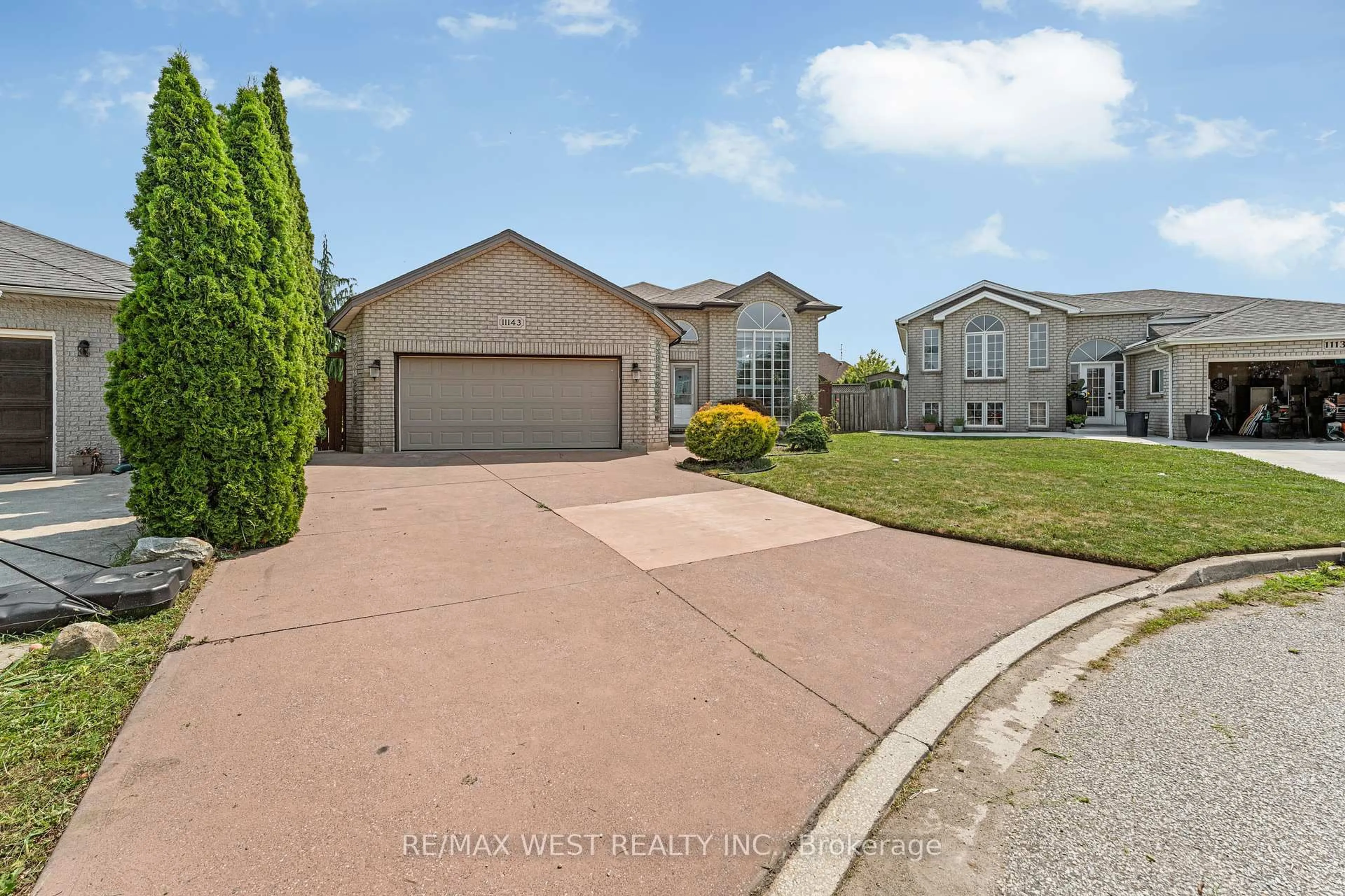 A pic from outside/outdoor area/front of a property/back of a property/a pic from drone, street for 11143 Ancona Cres, Windsor Ontario N8R 2K2